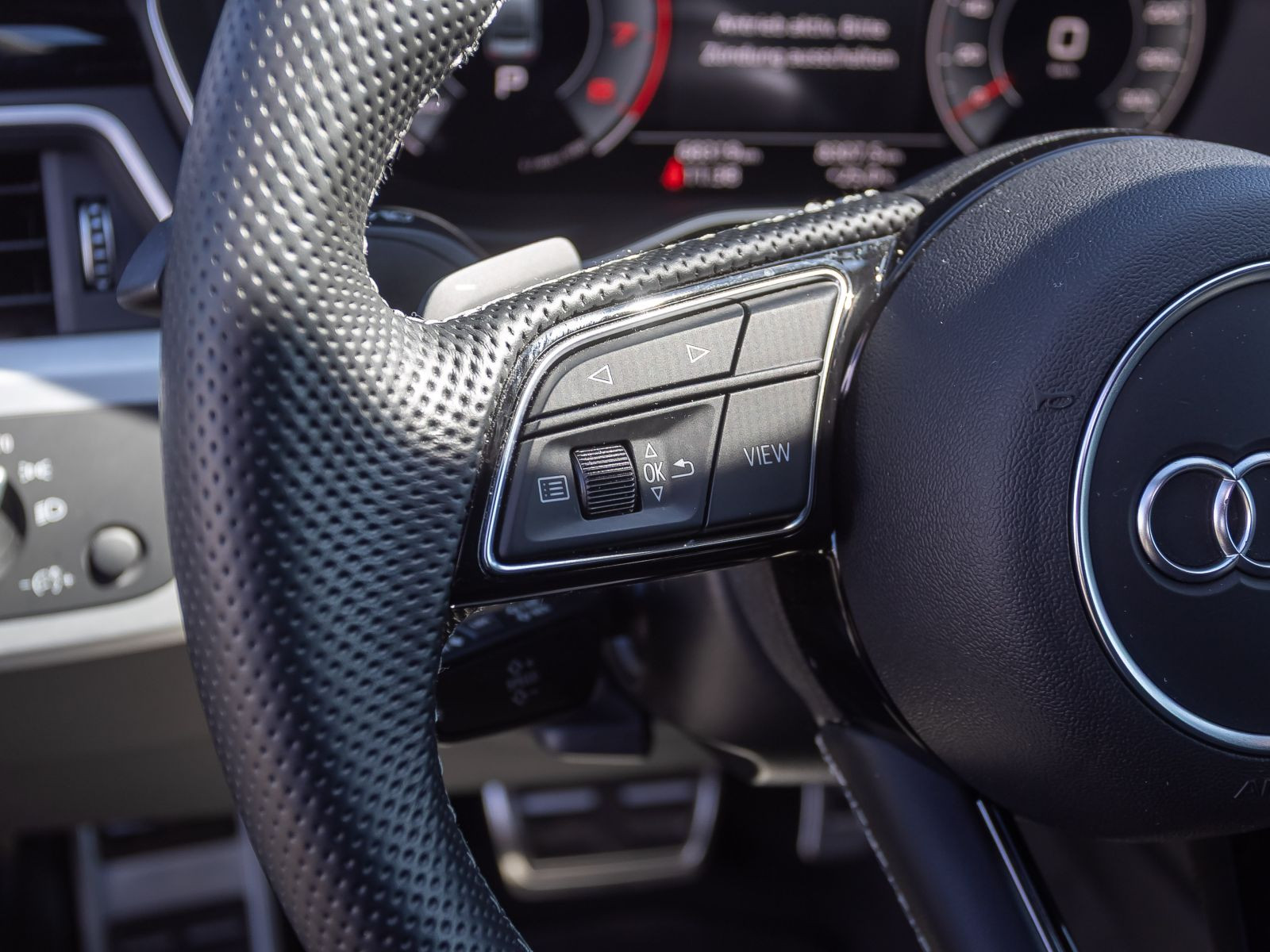 Audi A4 S line 35TFSI Stronic LED GRA DAB CarPlay EPH
