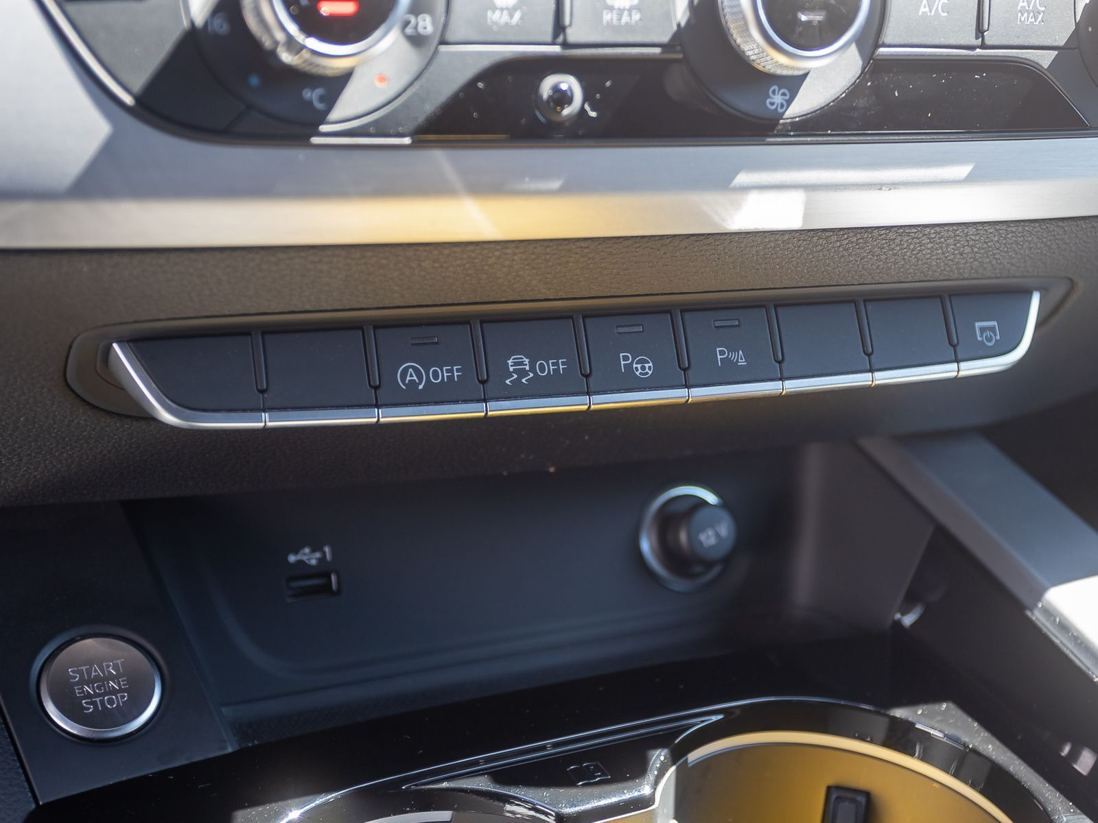 Audi A4 S line 35TFSI Stronic LED GRA DAB CarPlay EPH