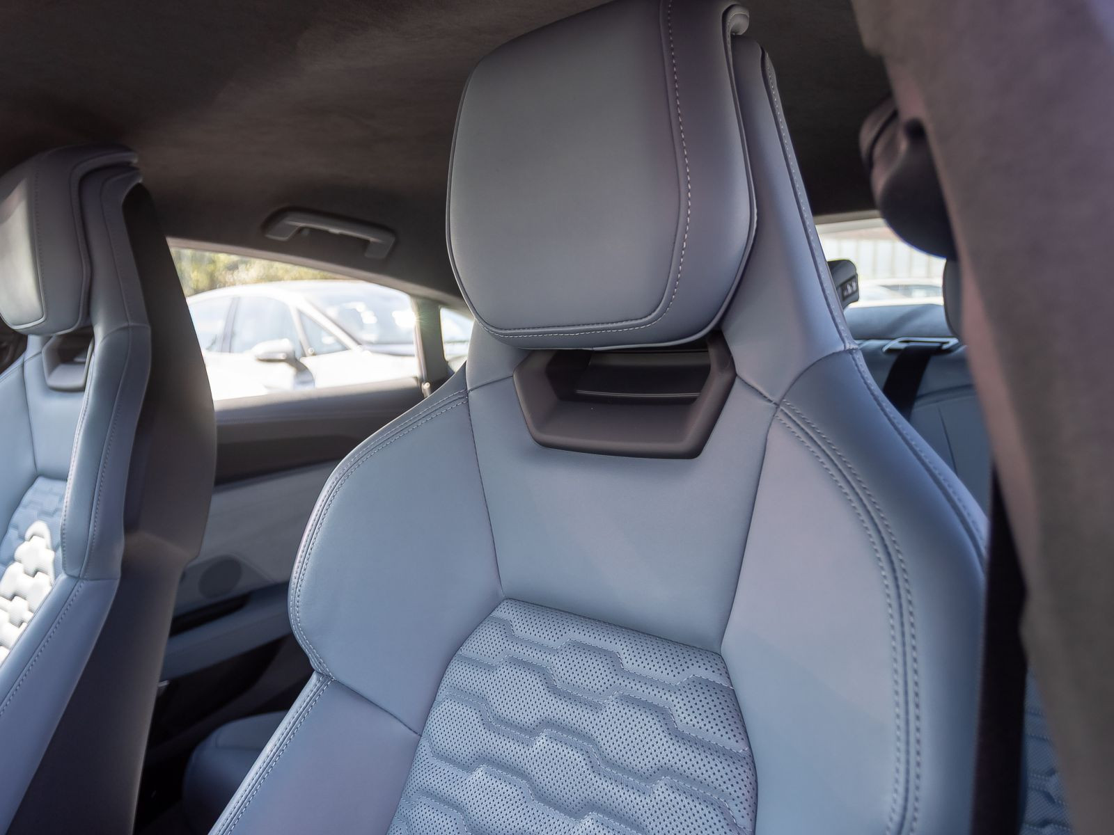 Audi e-tron GT Matrix HuD Luftfederung B&O Standklima