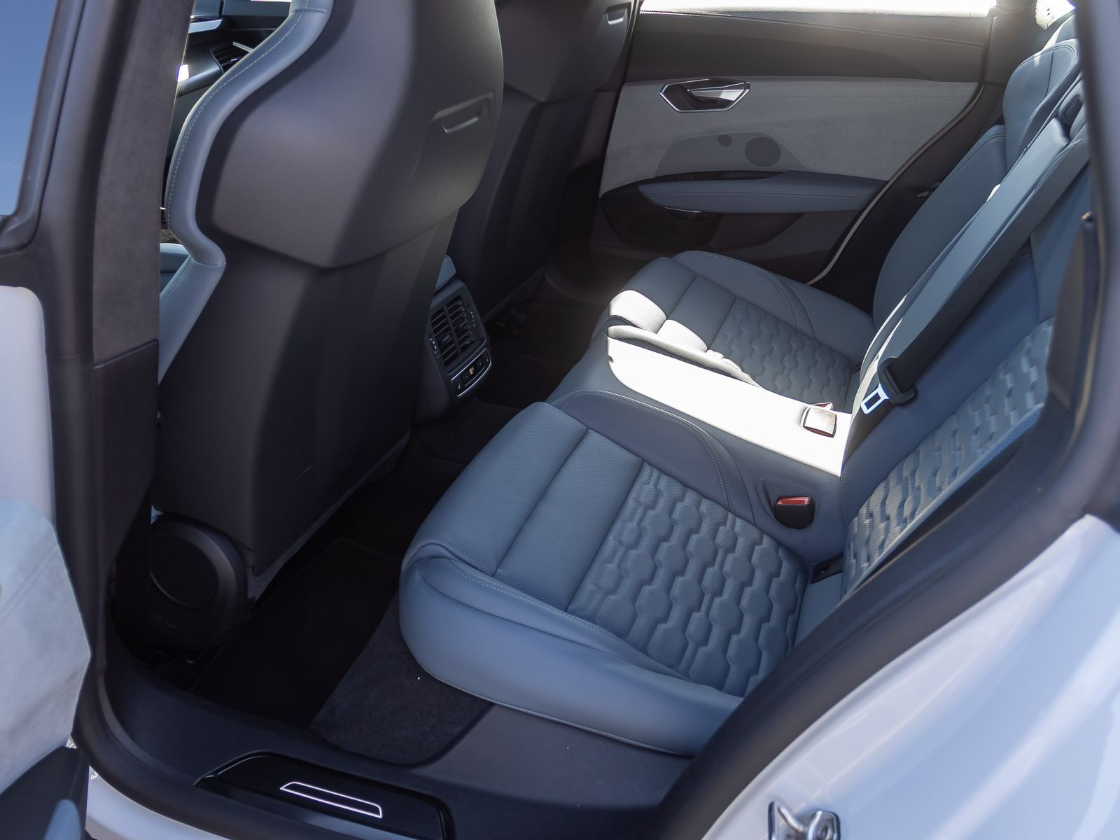 Audi e-tron GT Matrix HuD Luftfederung B&O Standklima