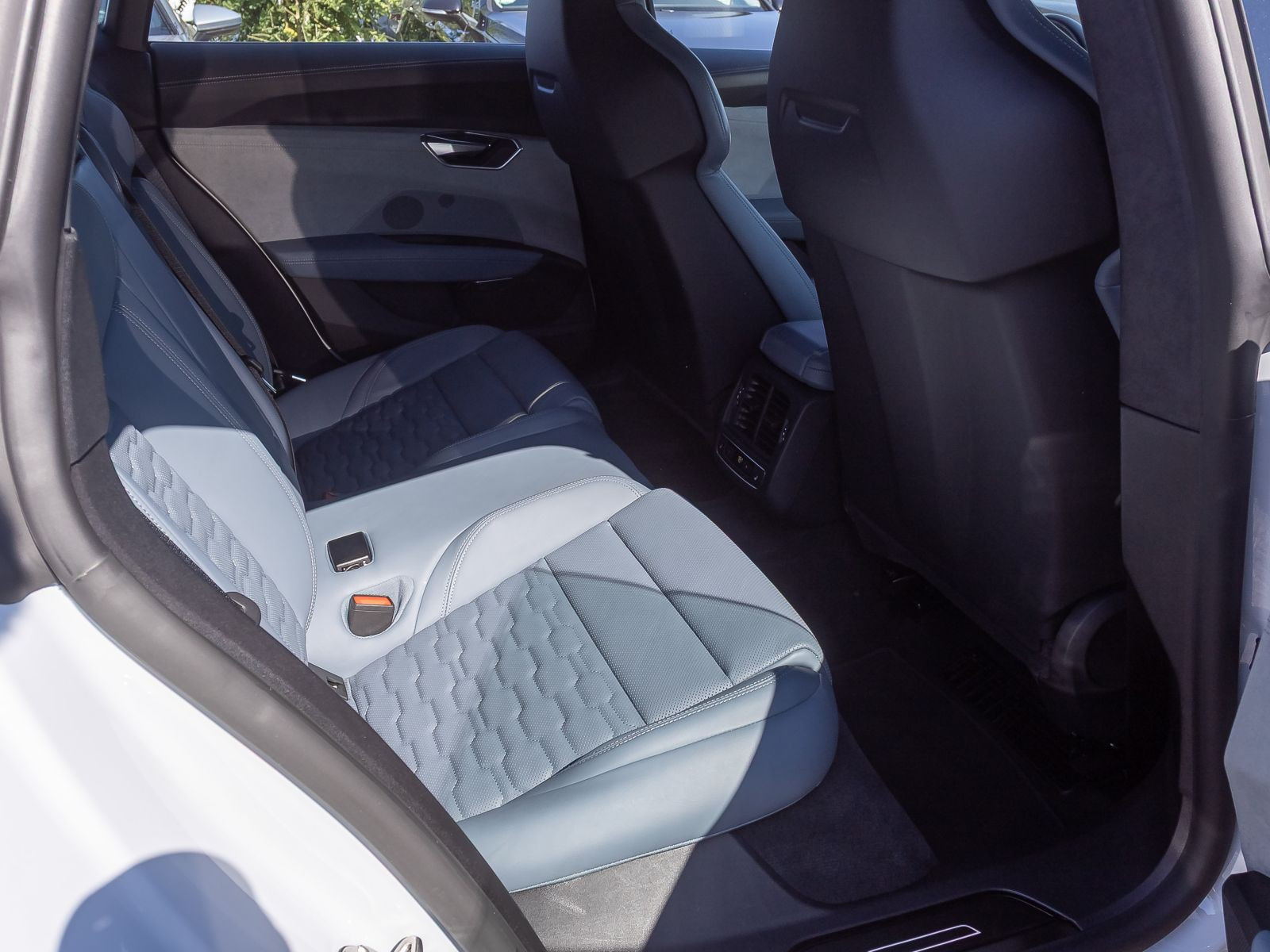 Audi e-tron GT Matrix HuD Luftfederung B&O Standklima