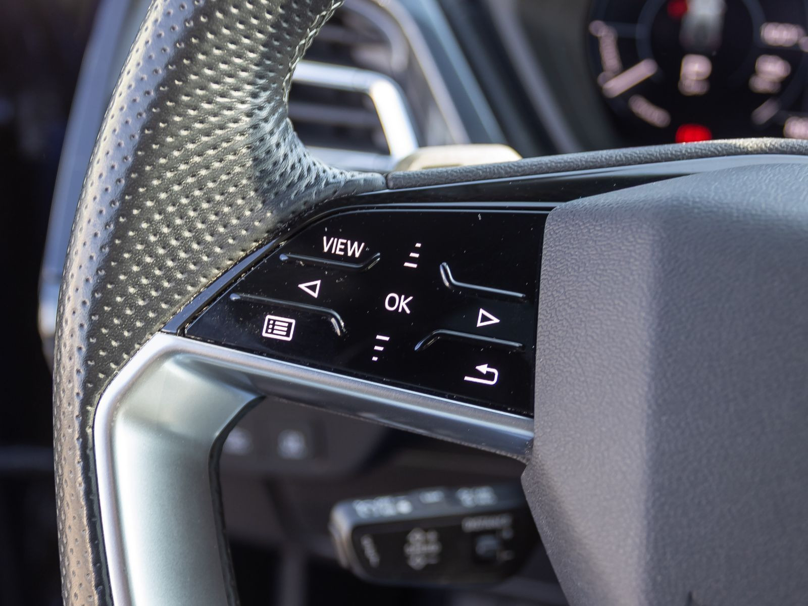 Audi Q4 e-tron S line 40 Navi LED HuD Panorama ACC AHK