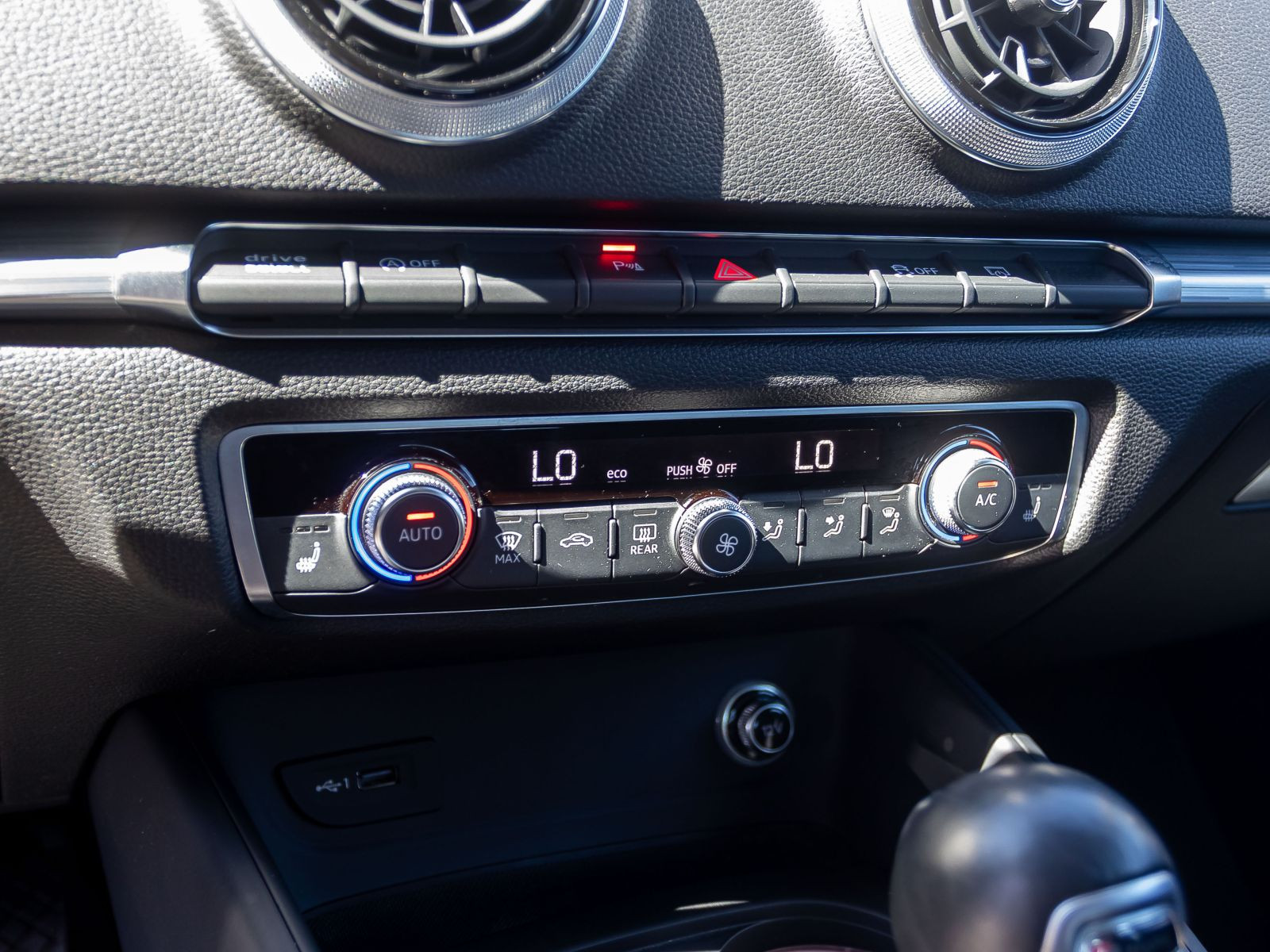 Audi A3 Sportback Sport 35TDI Stronic Navi LED GRA AHK