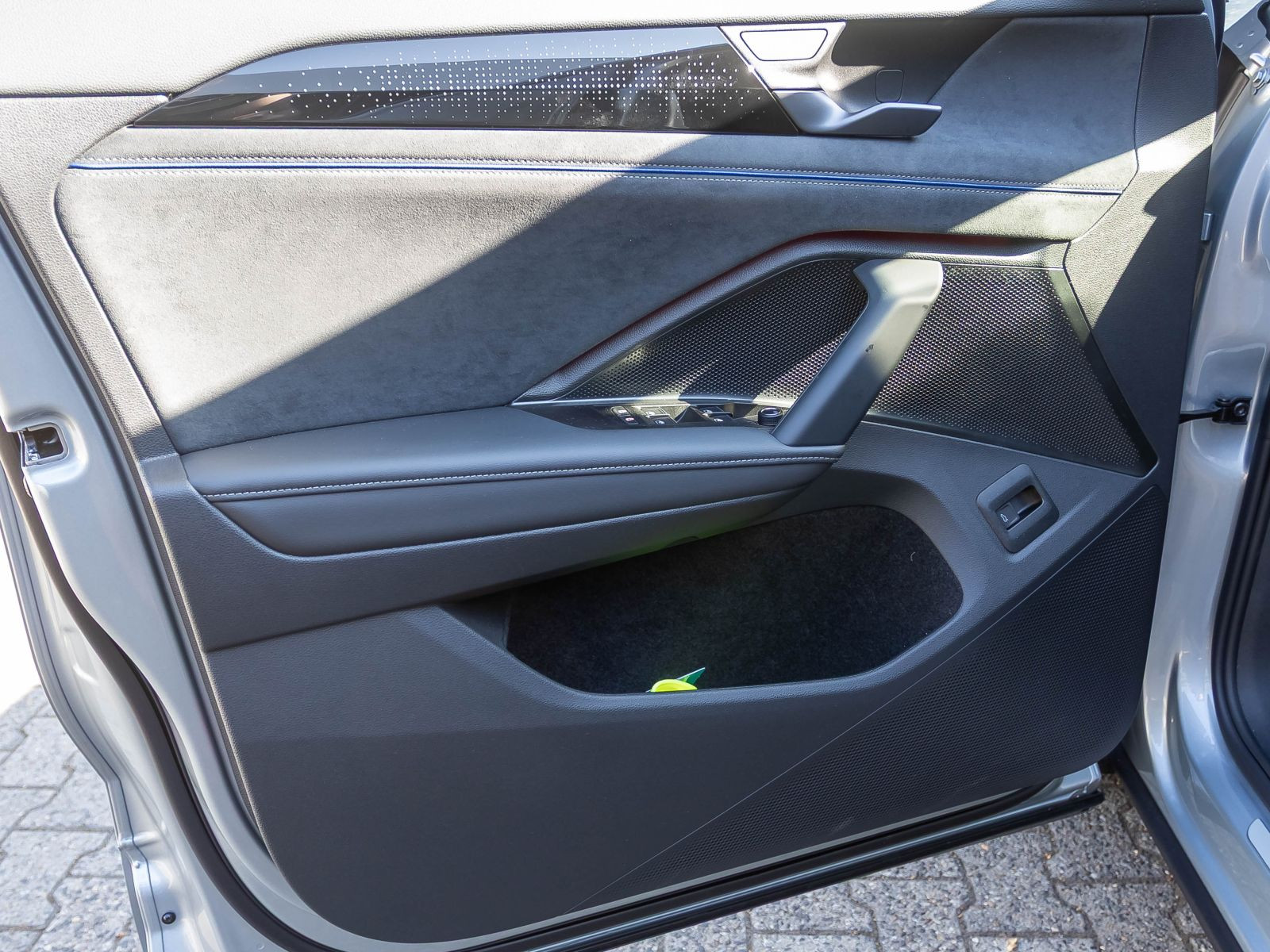 Volkswagen Tayron 2.0 TDI DSG R-Line Black Style 4Motion, AHK, Navi, LED-Matrix, Soundsystem