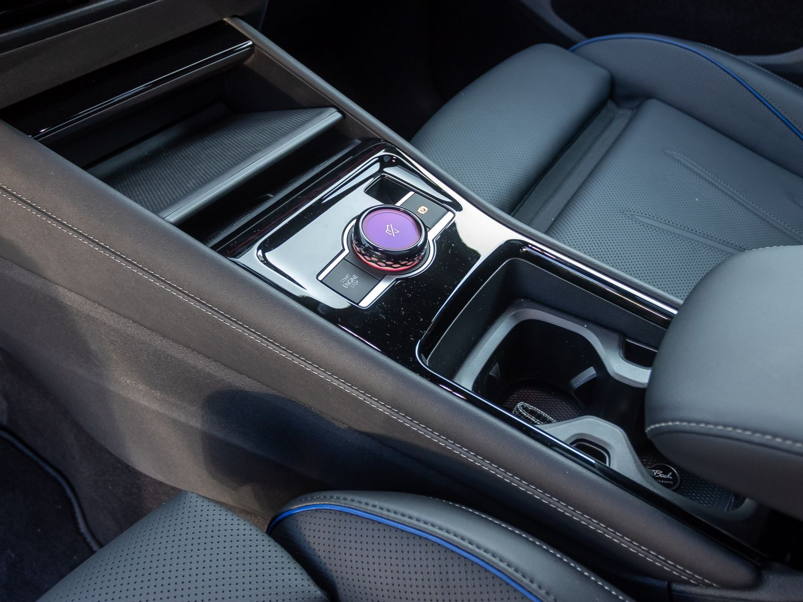 Volkswagen Tayron 2.0 TDI DSG R-Line Black Style 4Motion, AHK, Navi, LED-Matrix, Soundsystem