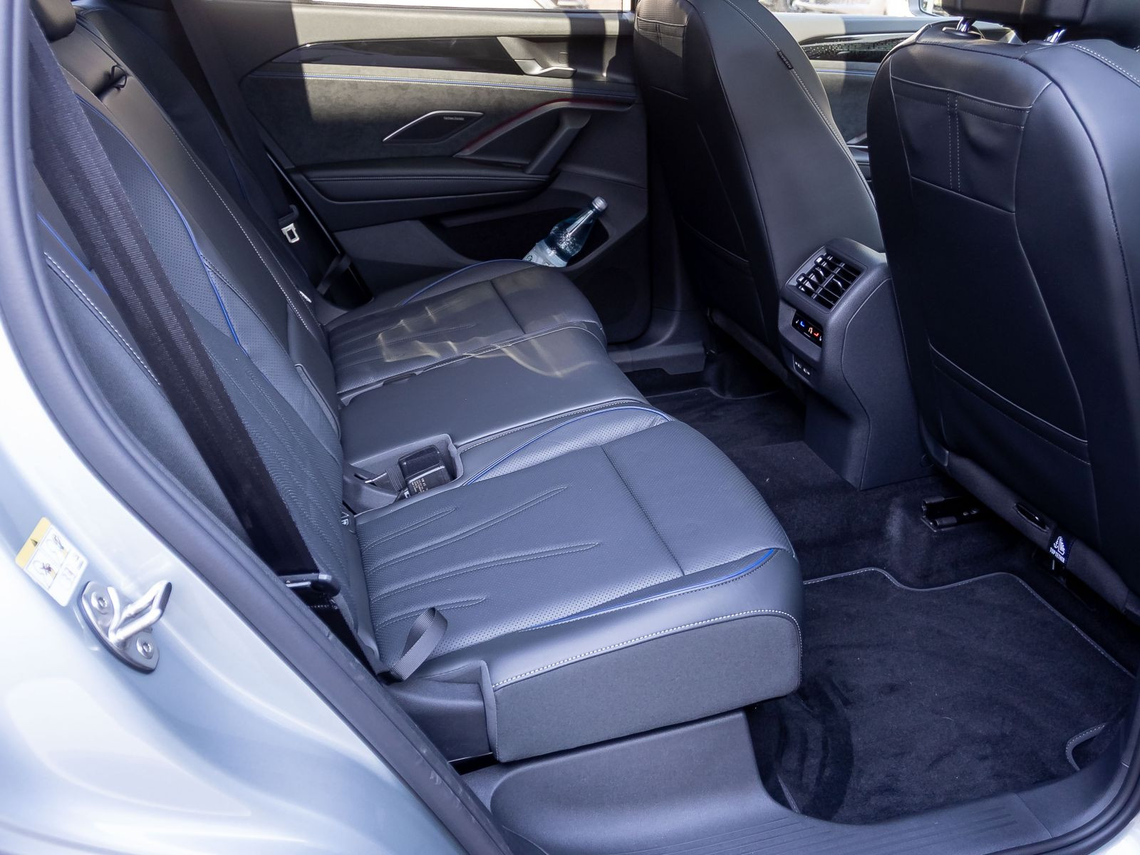 Volkswagen Tayron 2.0 TDI DSG R-Line Black Style 4Motion, AHK, Navi, LED-Matrix, Soundsystem