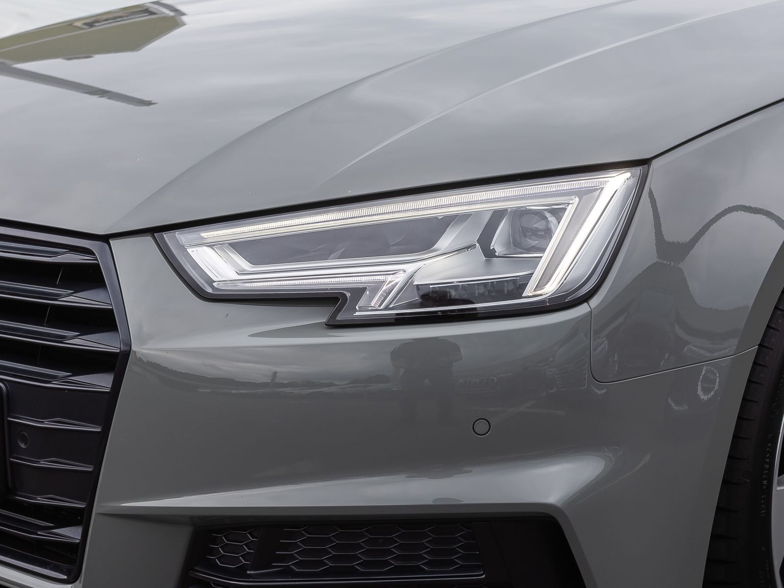 Audi A4 Avant S line 1.4TFSI Stronic Navi LED B&O EPH