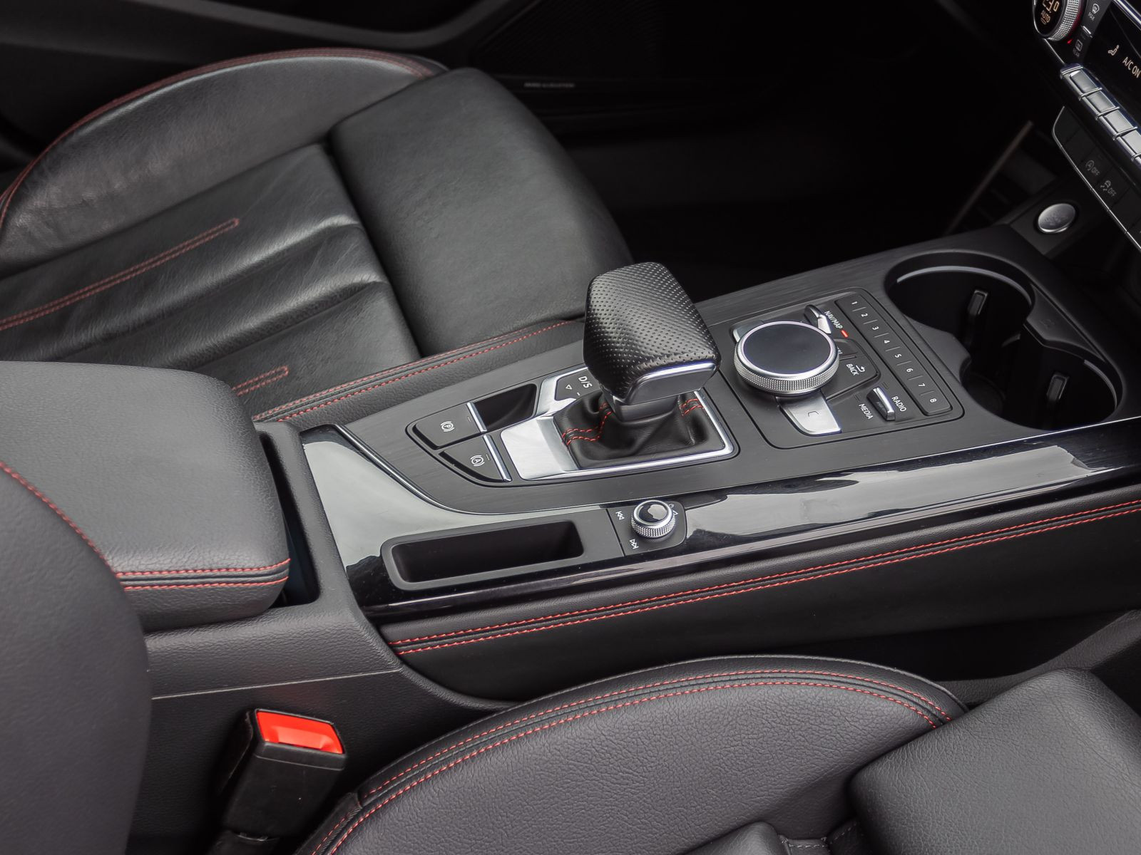 Audi A4 Avant S line 1.4TFSI Stronic Navi LED B&O EPH