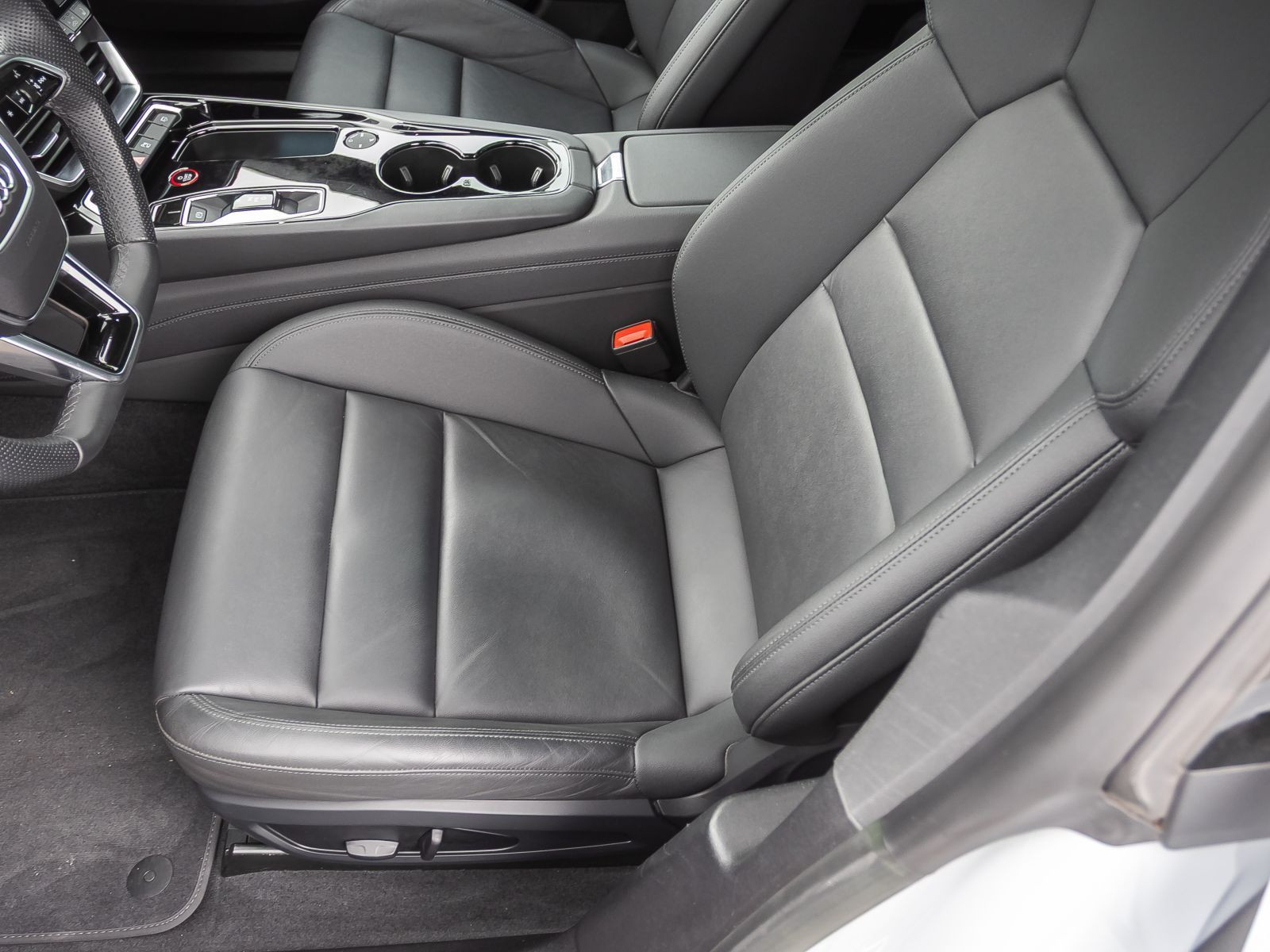 Audi e-tron GT Navi Matrix HuD Panorama B&O Standklima