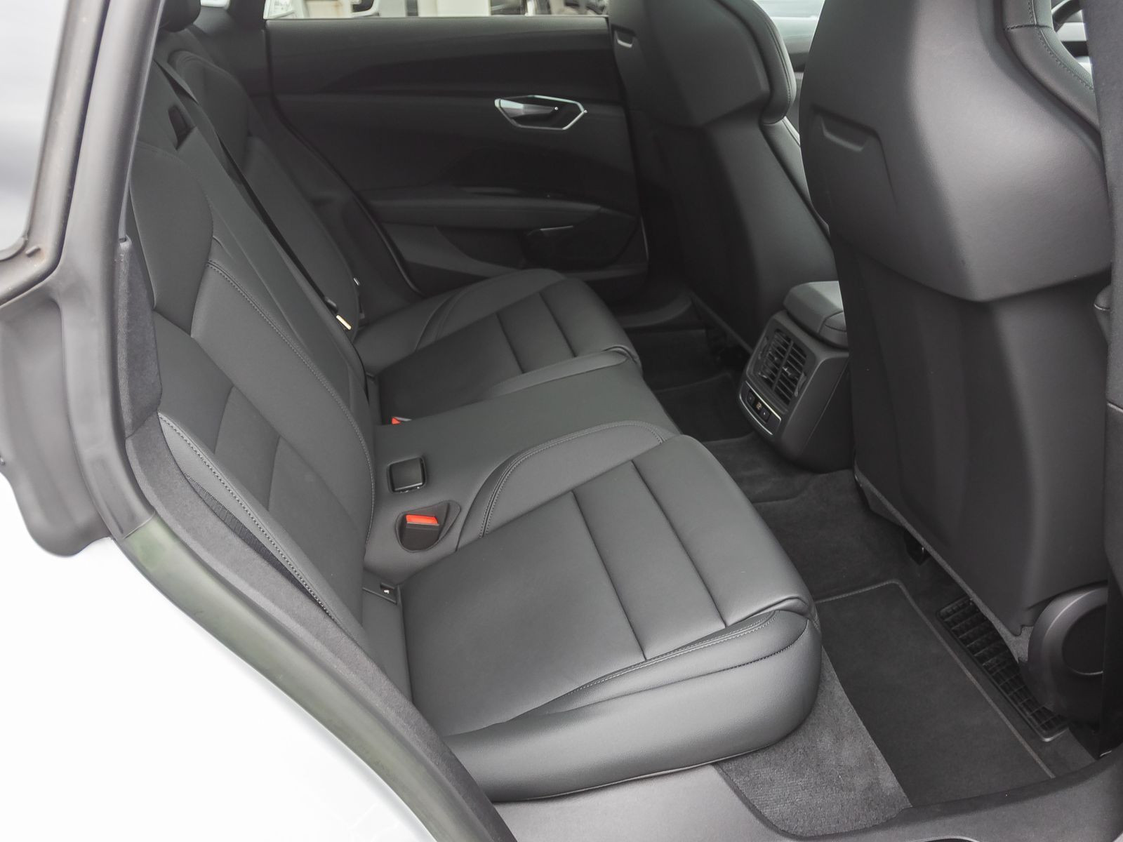 Audi e-tron GT Navi Matrix HuD Panorama B&O Standklima