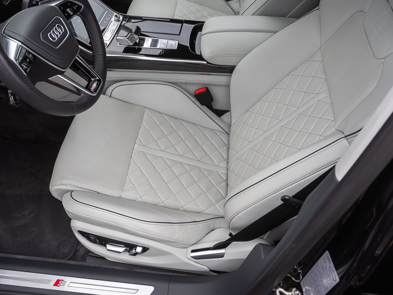Audi S8 TFSI Matrix HuD B&O Standhzg Luftfederung ACC