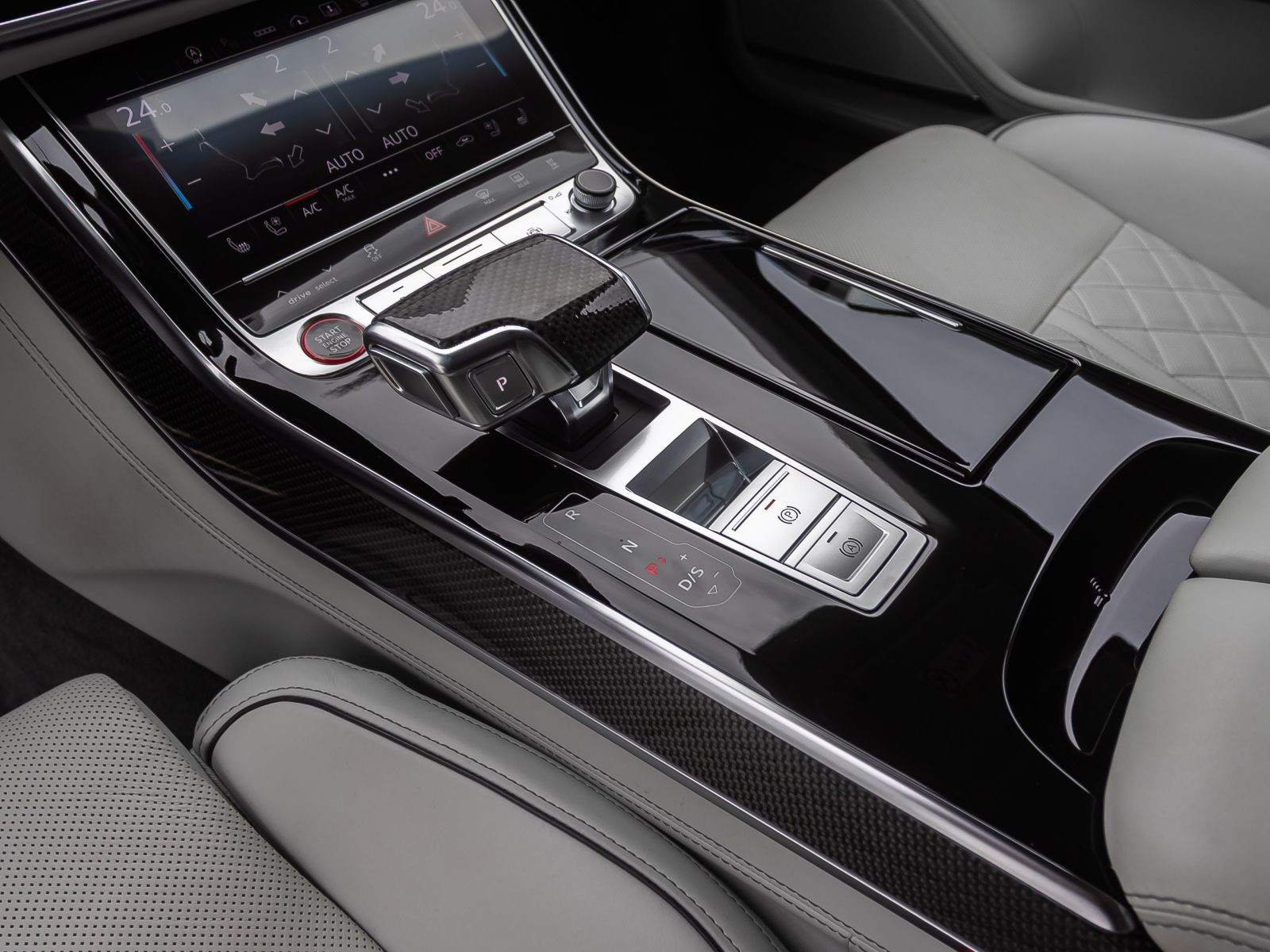 Audi S8 TFSI Matrix HuD B&O Standhzg Luftfederung ACC