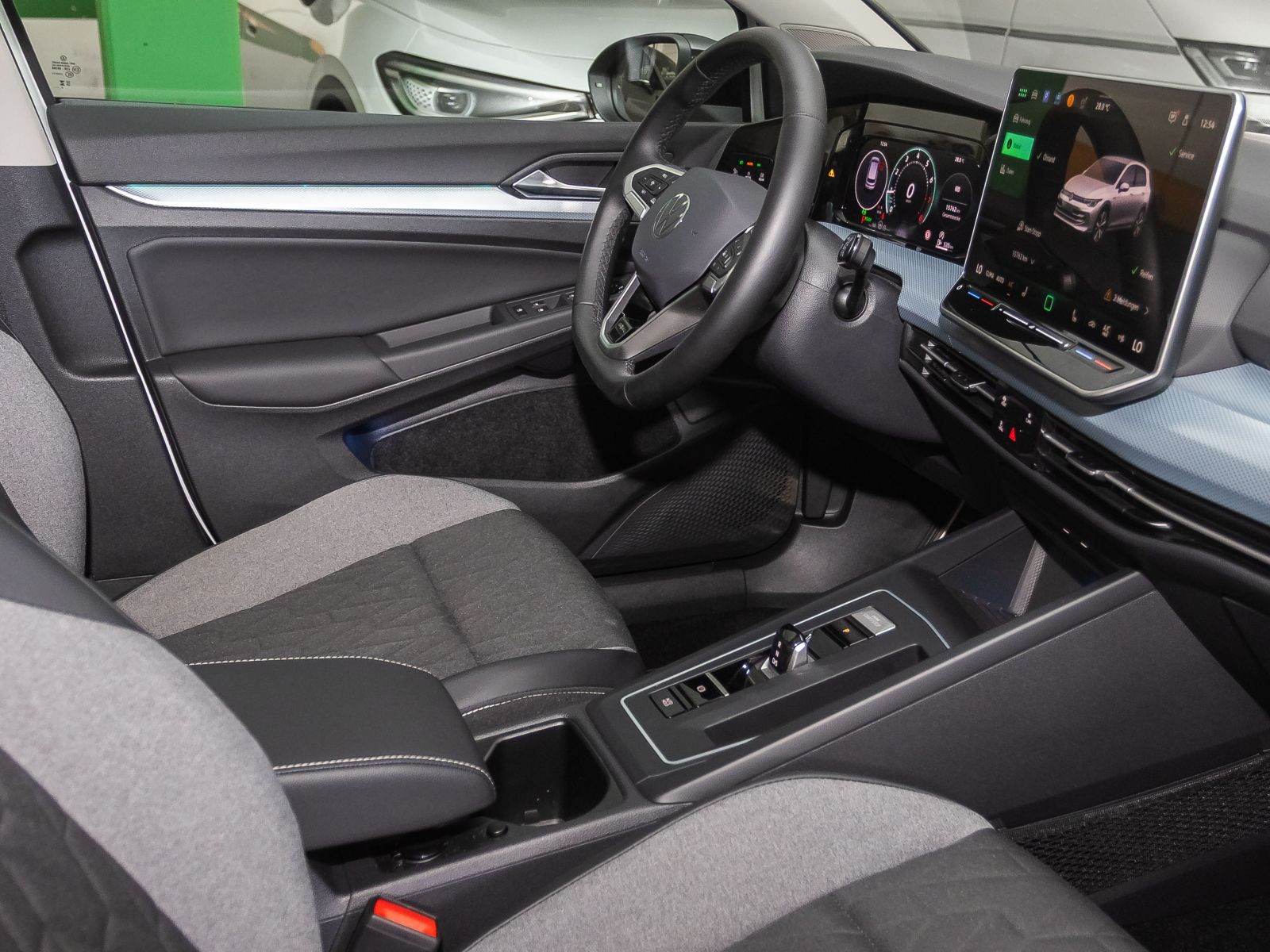 Volkswagen Golf VIII 1.5 eTSI DSG Goal, LED-Matrix, Navi, AHK, Rückfahrkamera, App-Connect