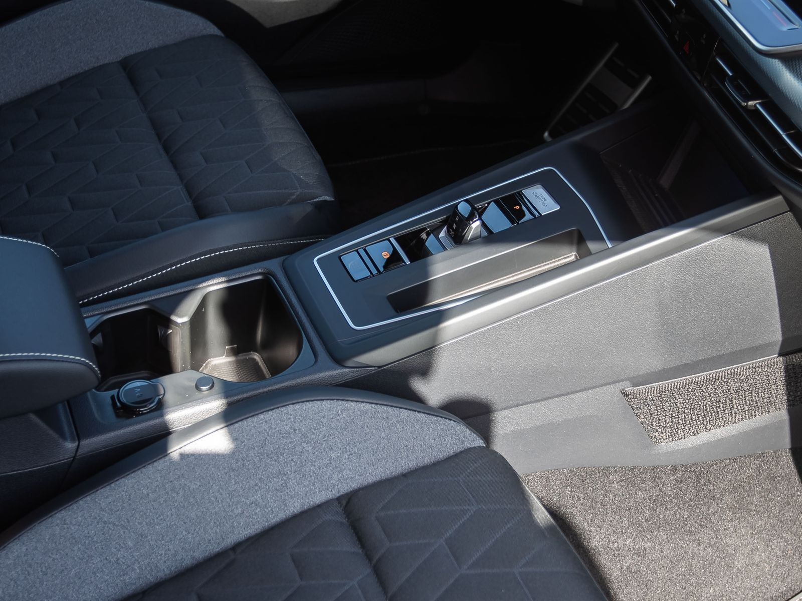 Volkswagen Golf VIII 1.5 eTSI DSG Goal, Rückfahrkamera, LED-Plus, App-Connect