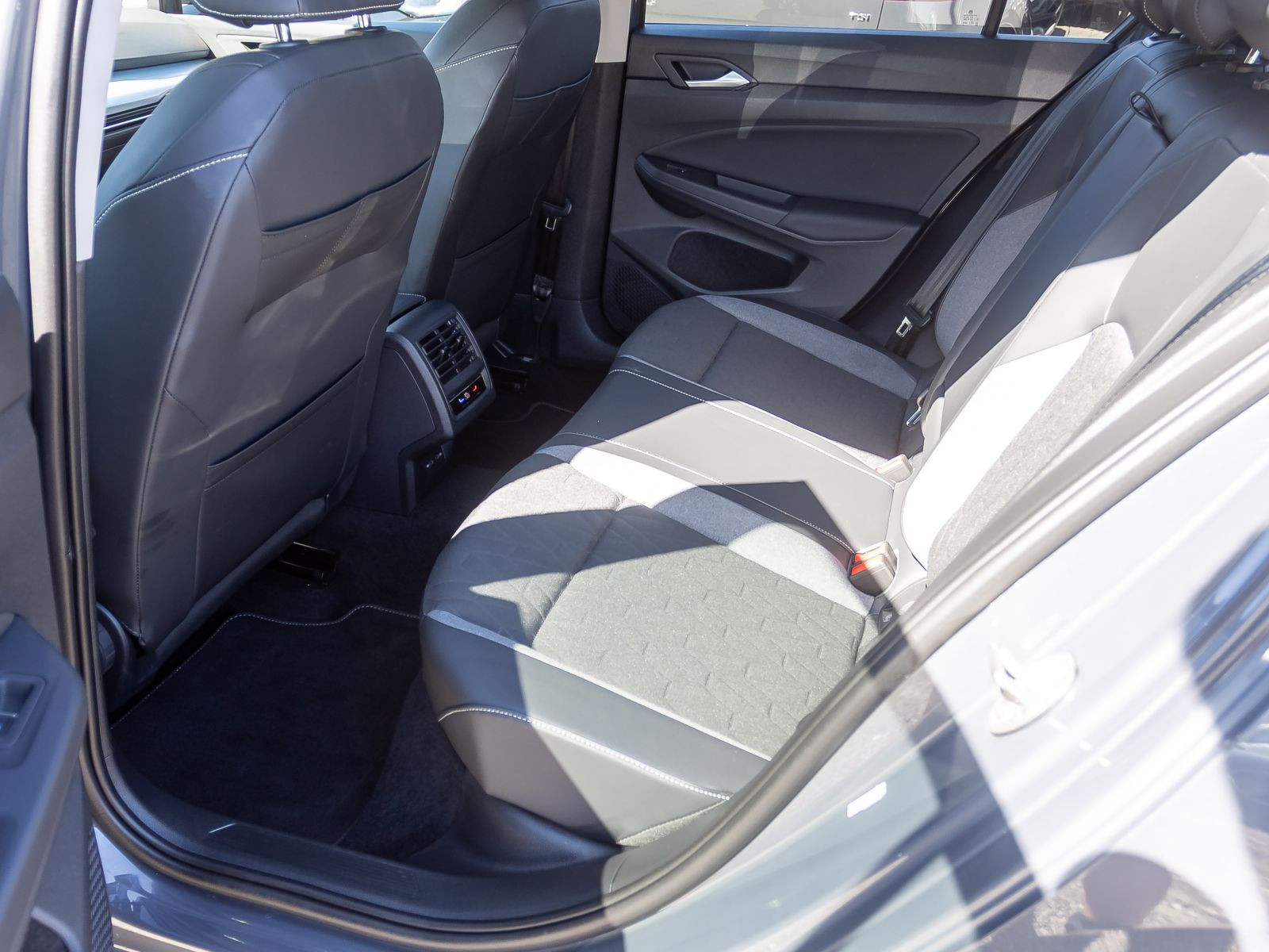 Volkswagen Golf VIII Goal 1.5 eTSI DSG Navi Matrix ACC EPH AHK