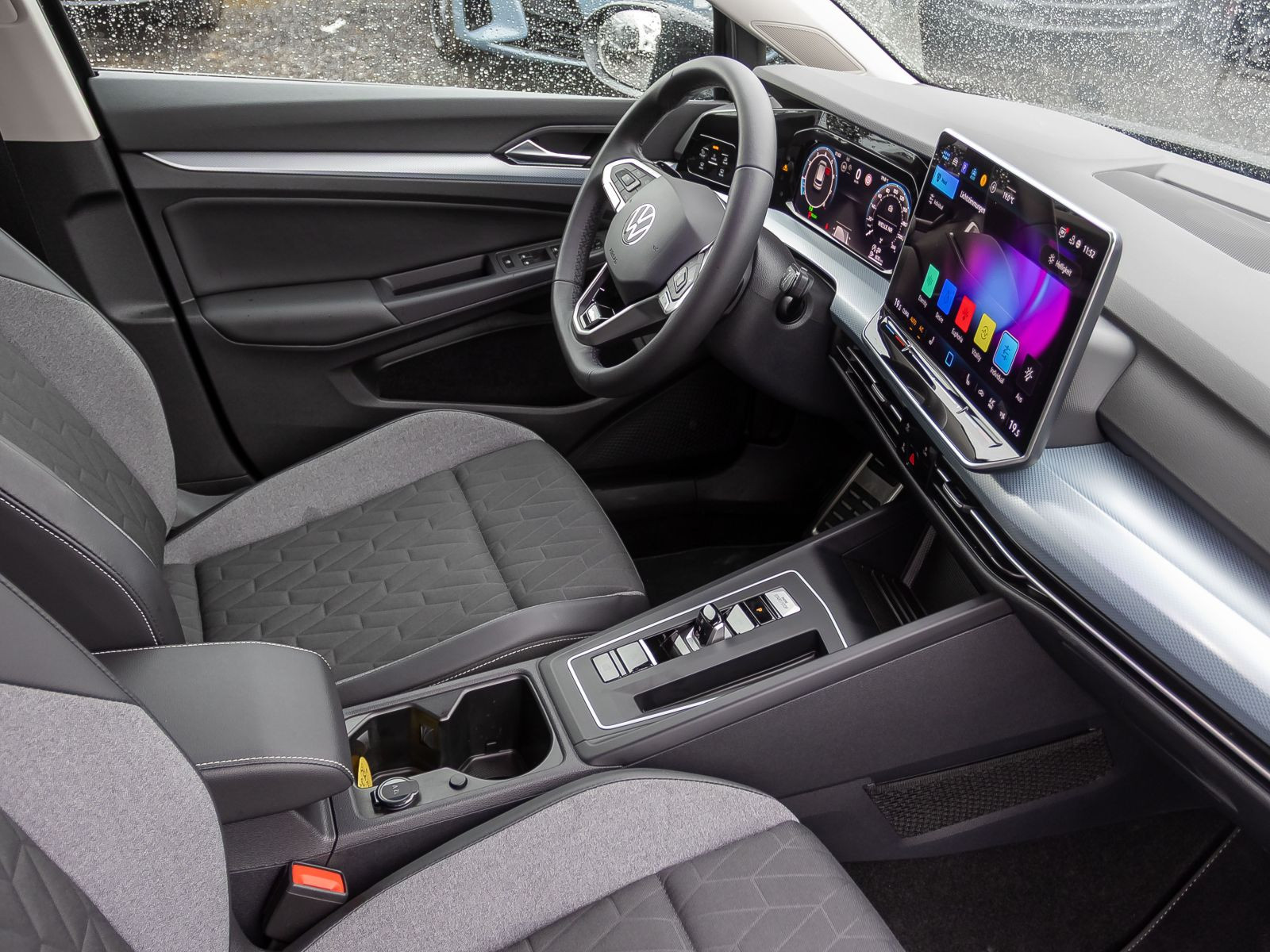 Volkswagen Golf VIII Goal 1.5 eTSI DSG Navi LED ACC EPH AHK