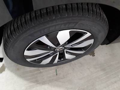 Volkswagen Golf VIII Goal 1.5 eTSI DSG Navi LED ACC EPH AHK
