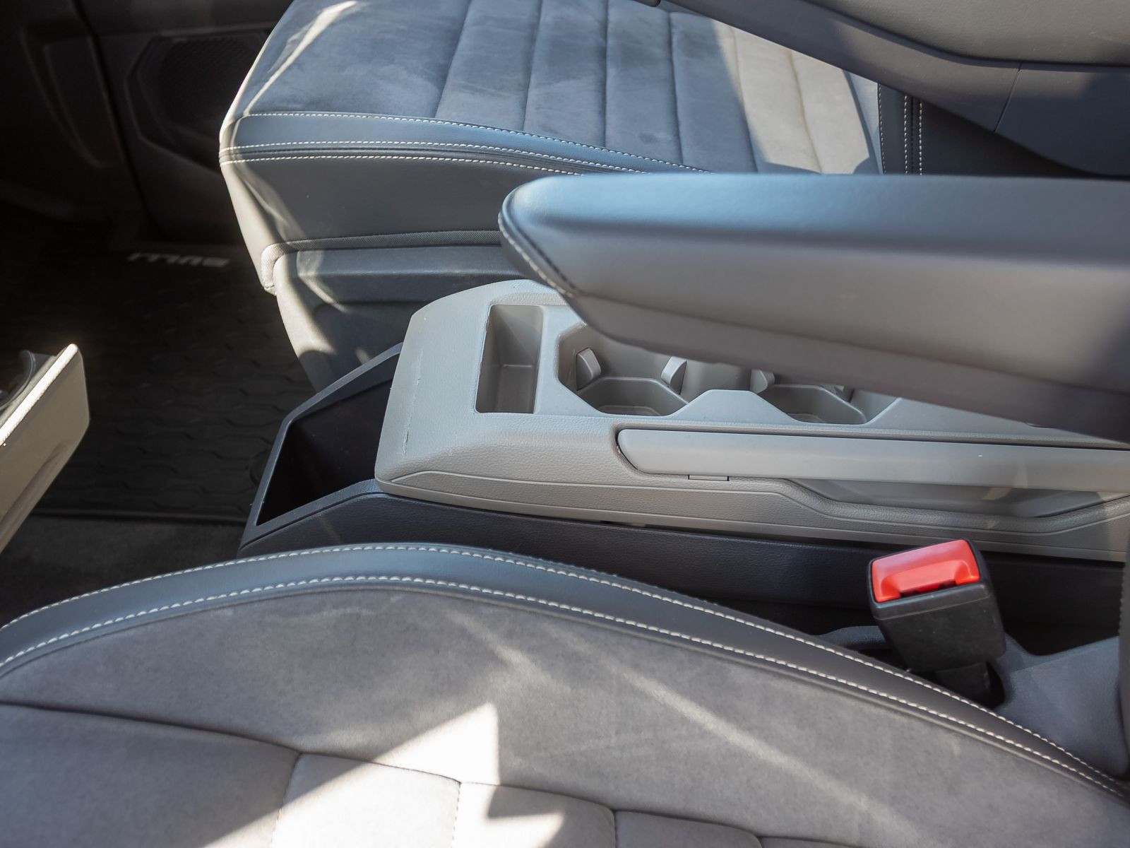 Volkswagen Multivan Life 1.4 eHybrid KÜ DSG Navi Matrix Panorama ACC AHK
