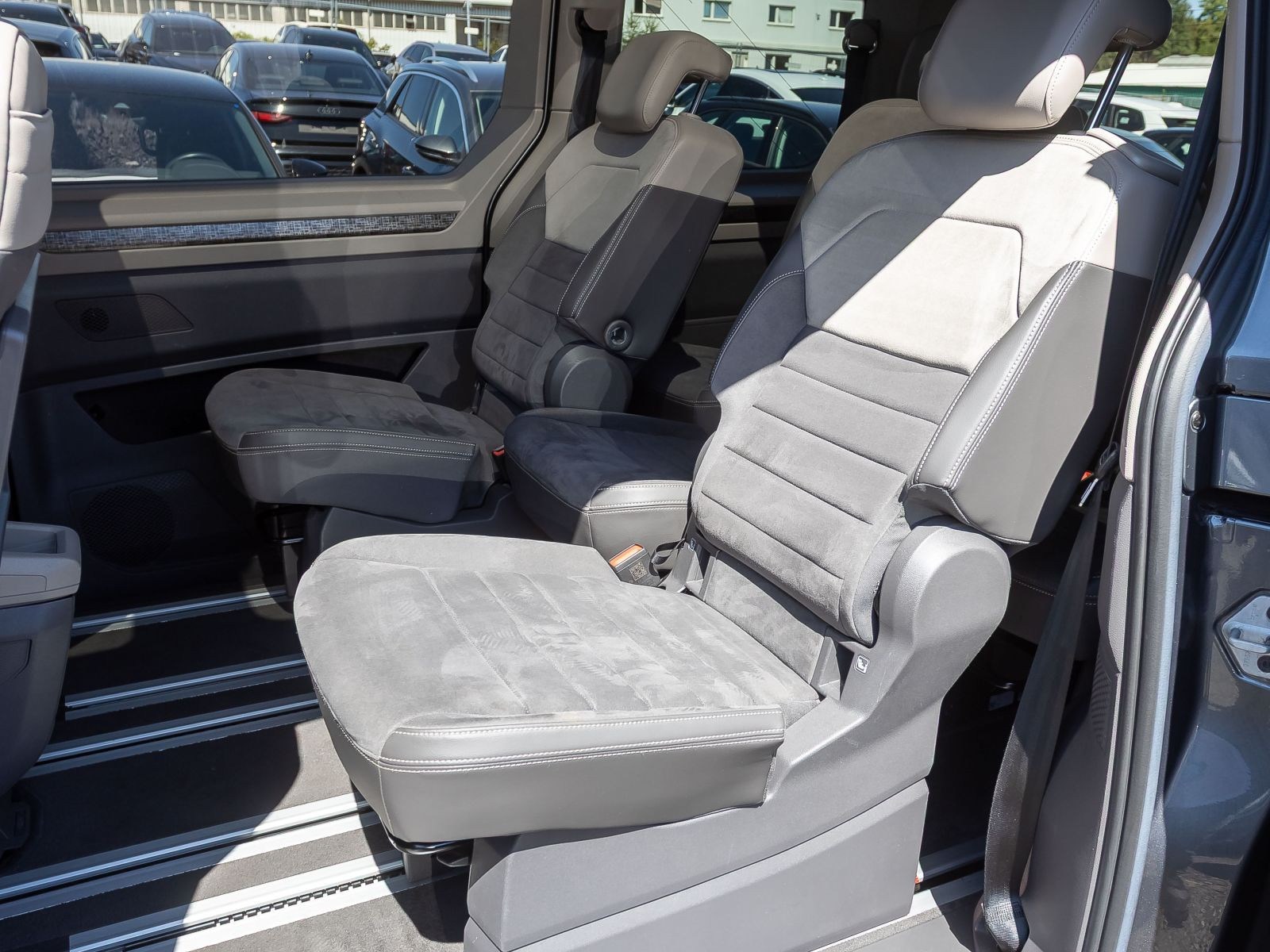 Volkswagen Multivan Life 1.4 eHybrid KÜ DSG Navi Matrix Panorama ACC AHK