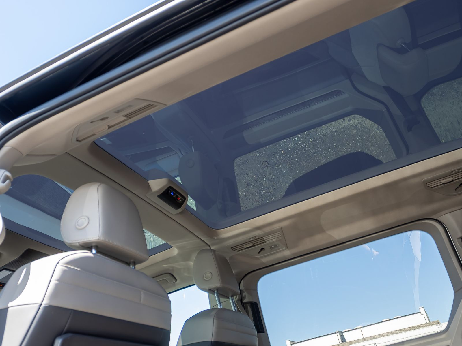 Volkswagen Multivan Life 1.4 eHybrid KÜ DSG Navi Matrix Panorama ACC AHK