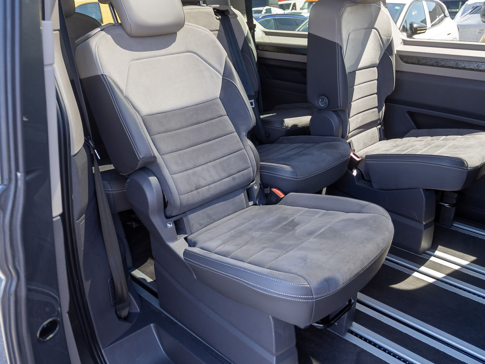 Volkswagen Multivan Life 1.4 eHybrid KÜ DSG Navi Matrix Panorama ACC AHK