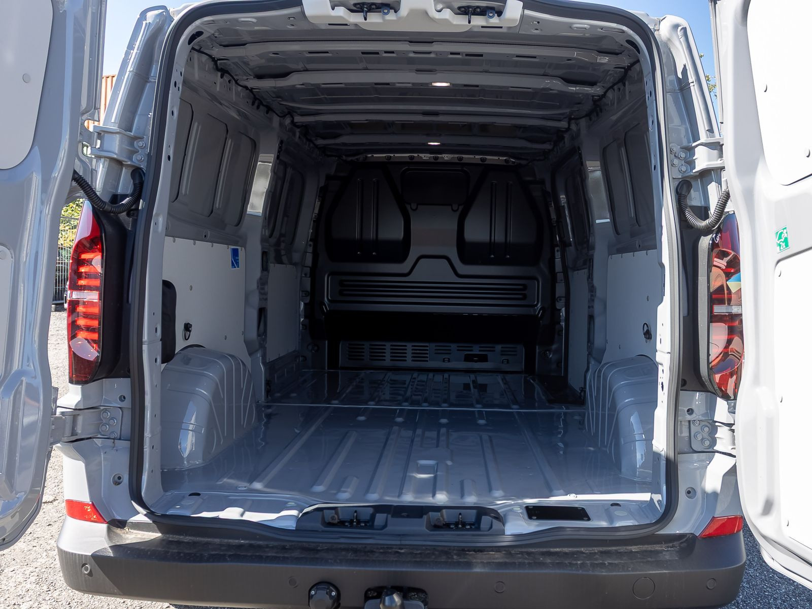 Volkswagen Transporter Kasten LR 2.0TDI Automatik LED Klima ACC EPH AHK