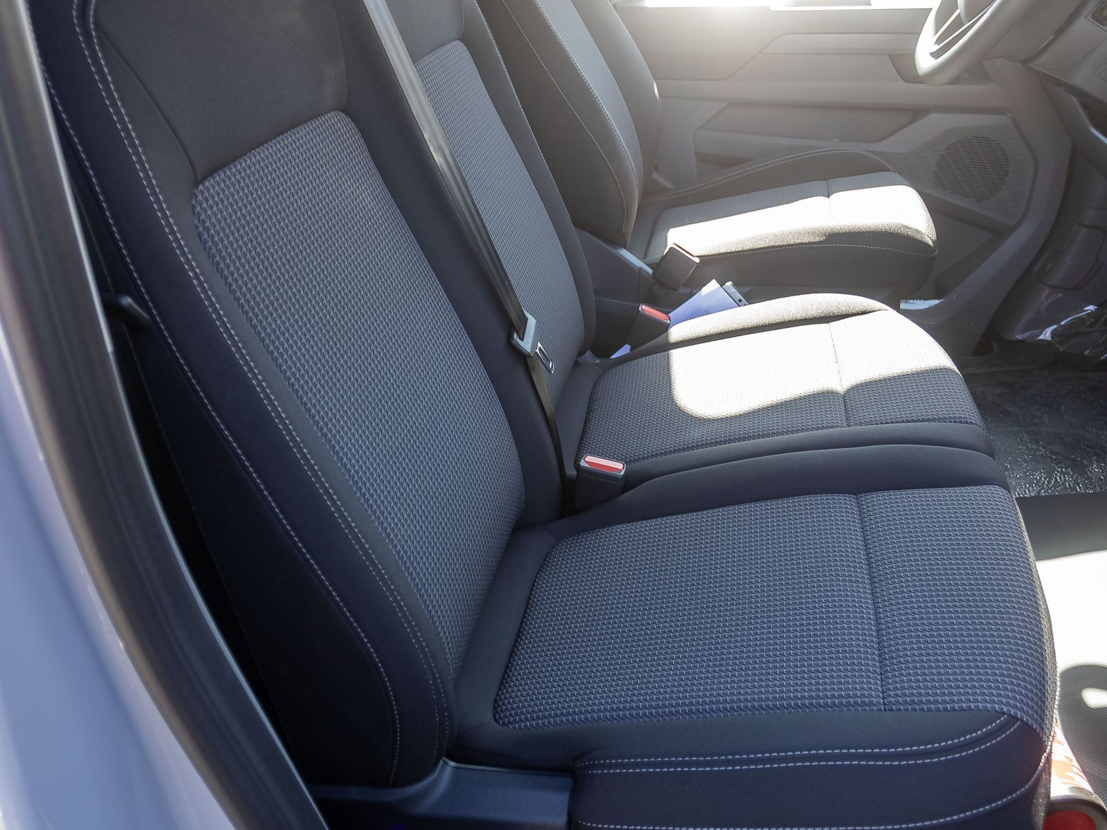 Volkswagen Transporter Kasten LR 2.0TDI Automatik LED Klima ACC EPH AHK