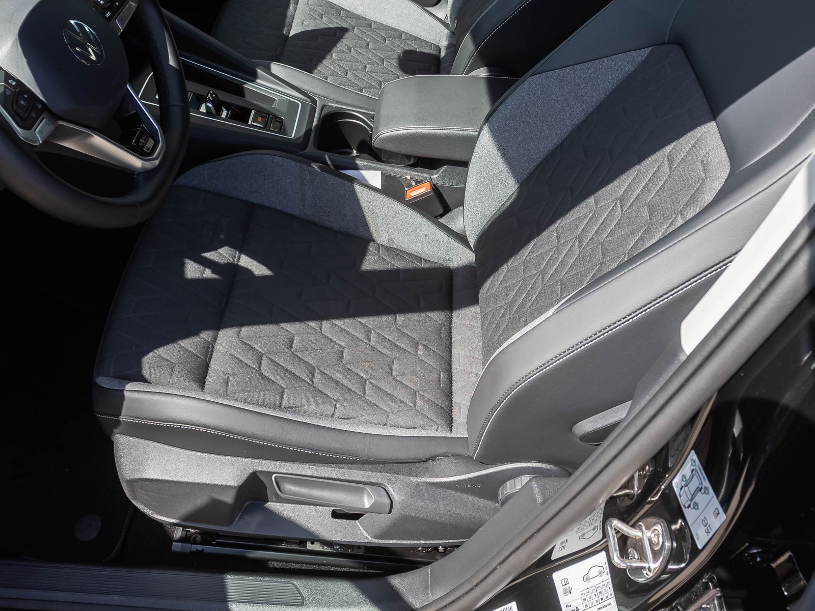 Volkswagen Golf VIII 1.5 TSI DSG Goal, AHK, Rückfahrkamera, Navi, LED, App-Connect
