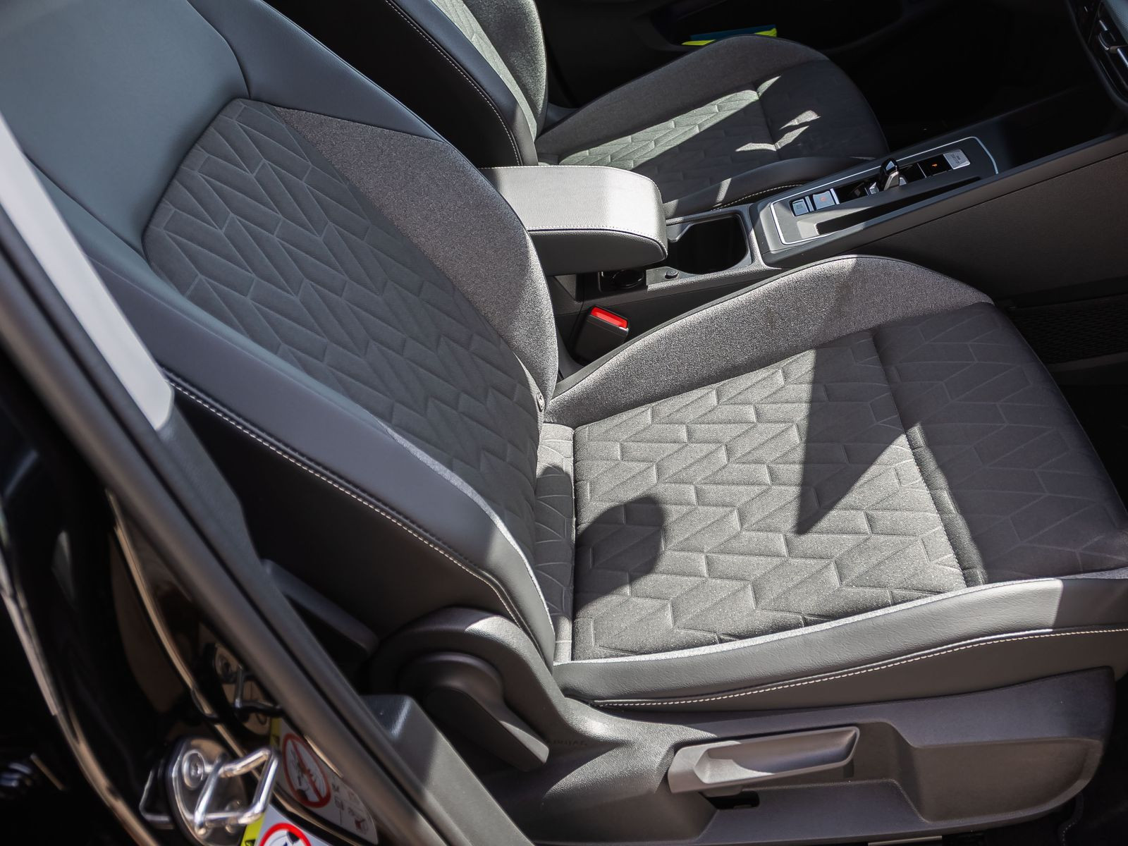 Volkswagen Golf VIII 1.5 TSI DSG Goal, AHK, Rückfahrkamera, Navi, LED, App-Connect