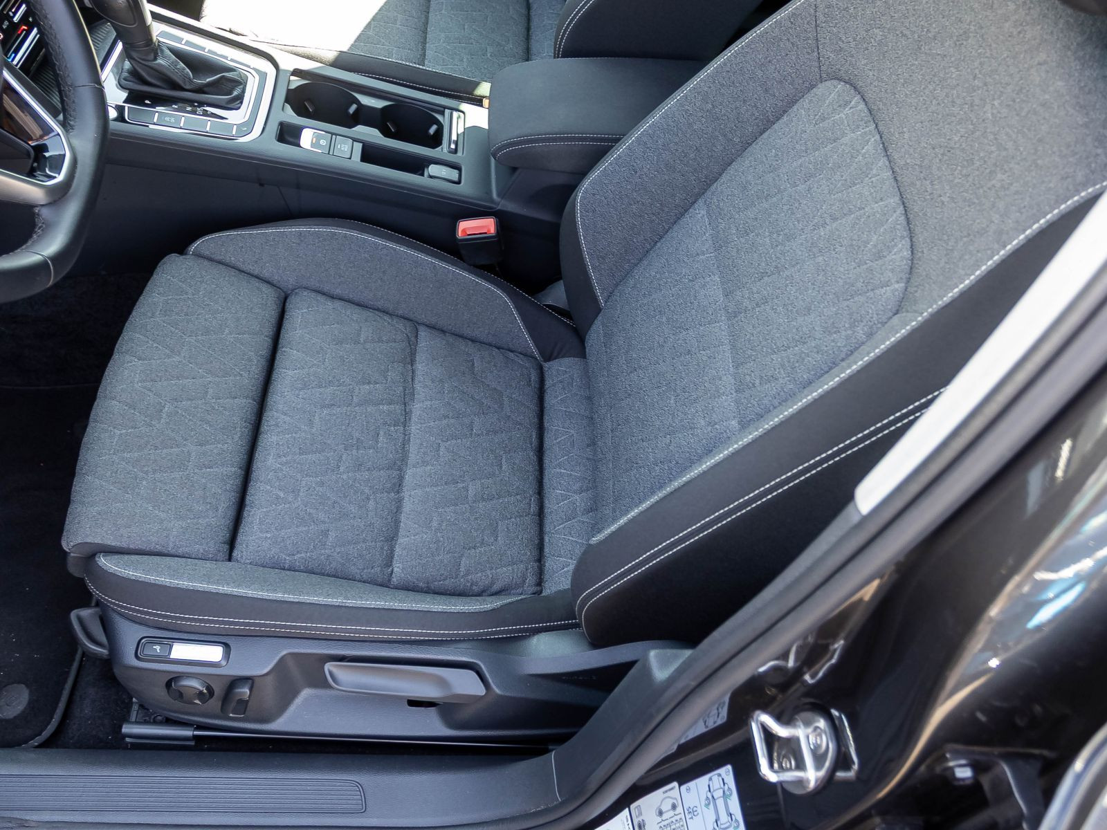 Volkswagen Passat Variant 2.0 TDI DSG Business, Navi, LED, Rückfahrkamera, App-Connect