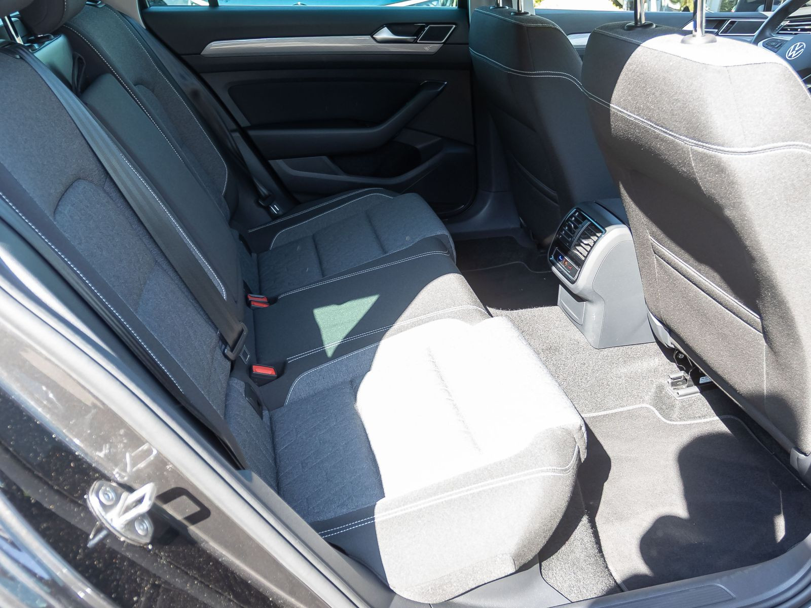 Volkswagen Passat Variant 2.0 TDI DSG Business, Navi, LED, Rückfahrkamera, App-Connect