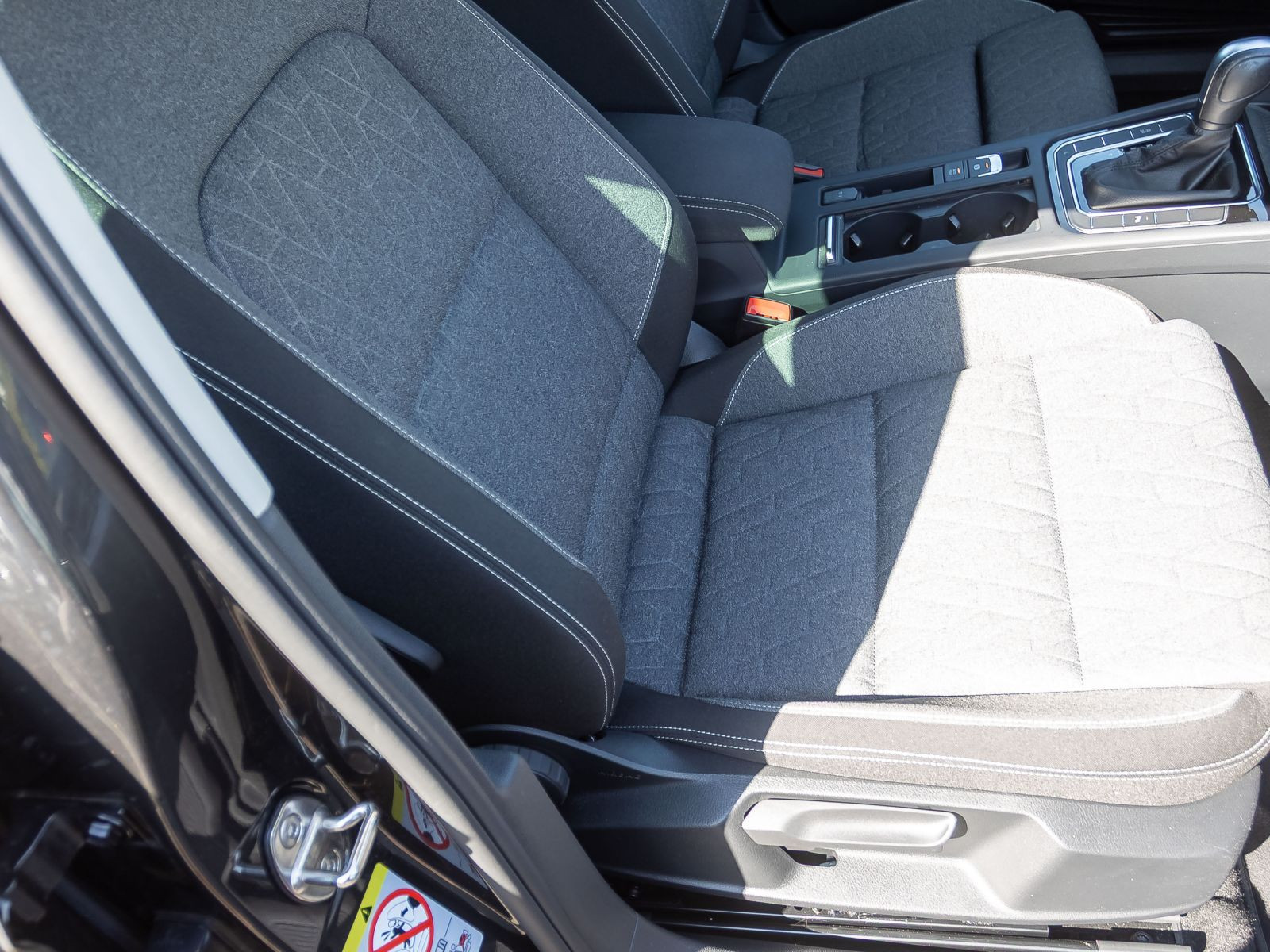 Volkswagen Passat Variant 2.0 TDI DSG Business, Navi, LED, Rückfahrkamera, App-Connect