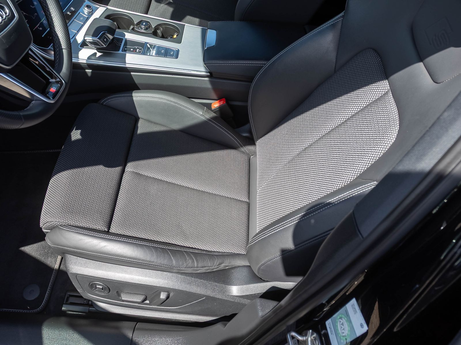 Audi A6 Avant S line TFSIe Navi Matrix HuD Standklima ACC