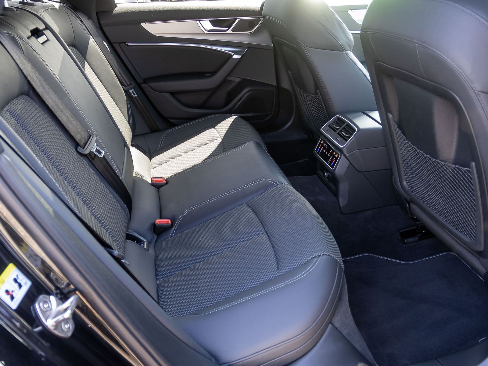 Audi A6 Avant S line TFSIe Navi Matrix HuD Standklima ACC