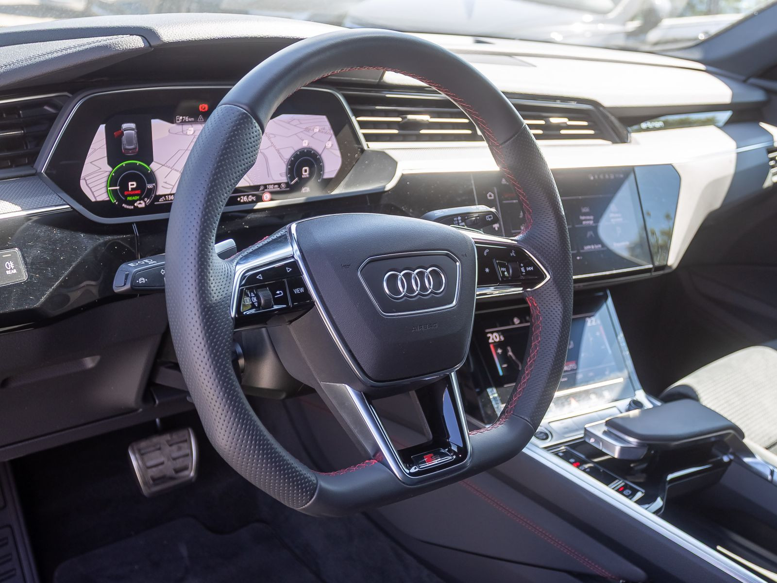 Audi Q8 e-tron S line 50 Navi LED Luftfederung Standklima