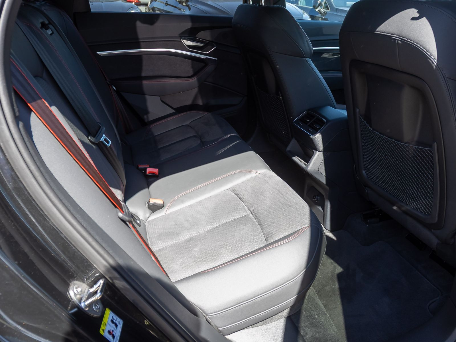 Audi Q8 e-tron S line 50 Navi LED Luftfederung Standklima
