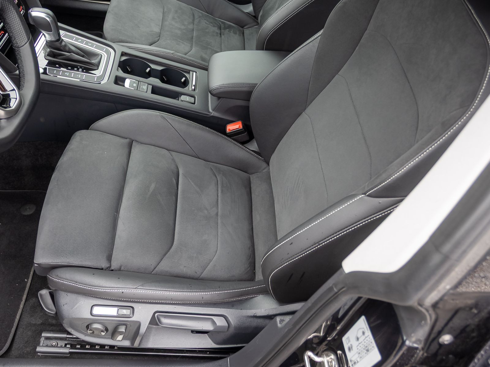 Volkswagen Arteon Elegance 1.4TSI eHybrid Navi LED HuD ACC