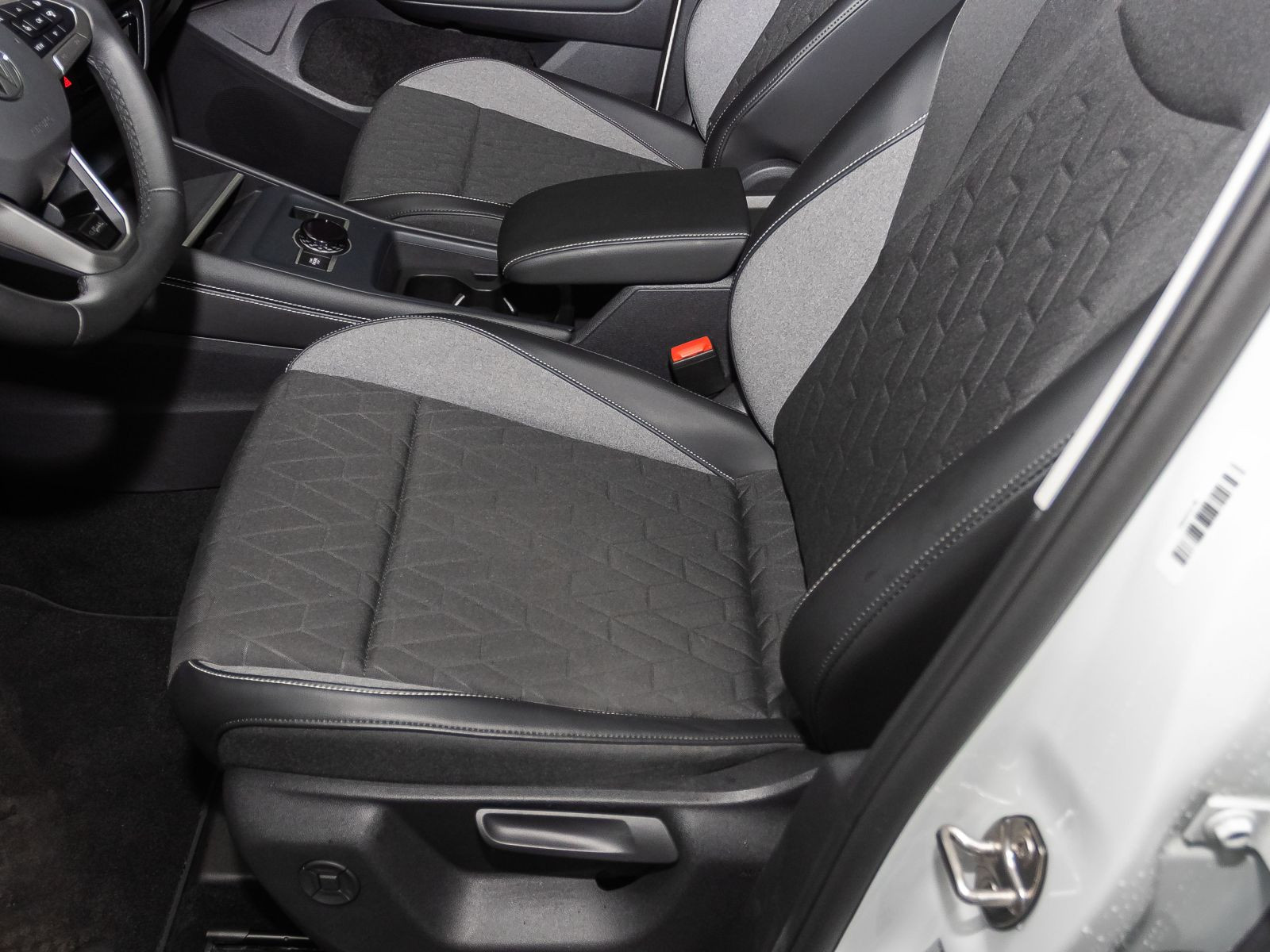 Volkswagen Tiguan 1.5 eTSI DSG Goal, Navi, LED-Plus, Area View inkl. Rückfahrkamera, App-Connect