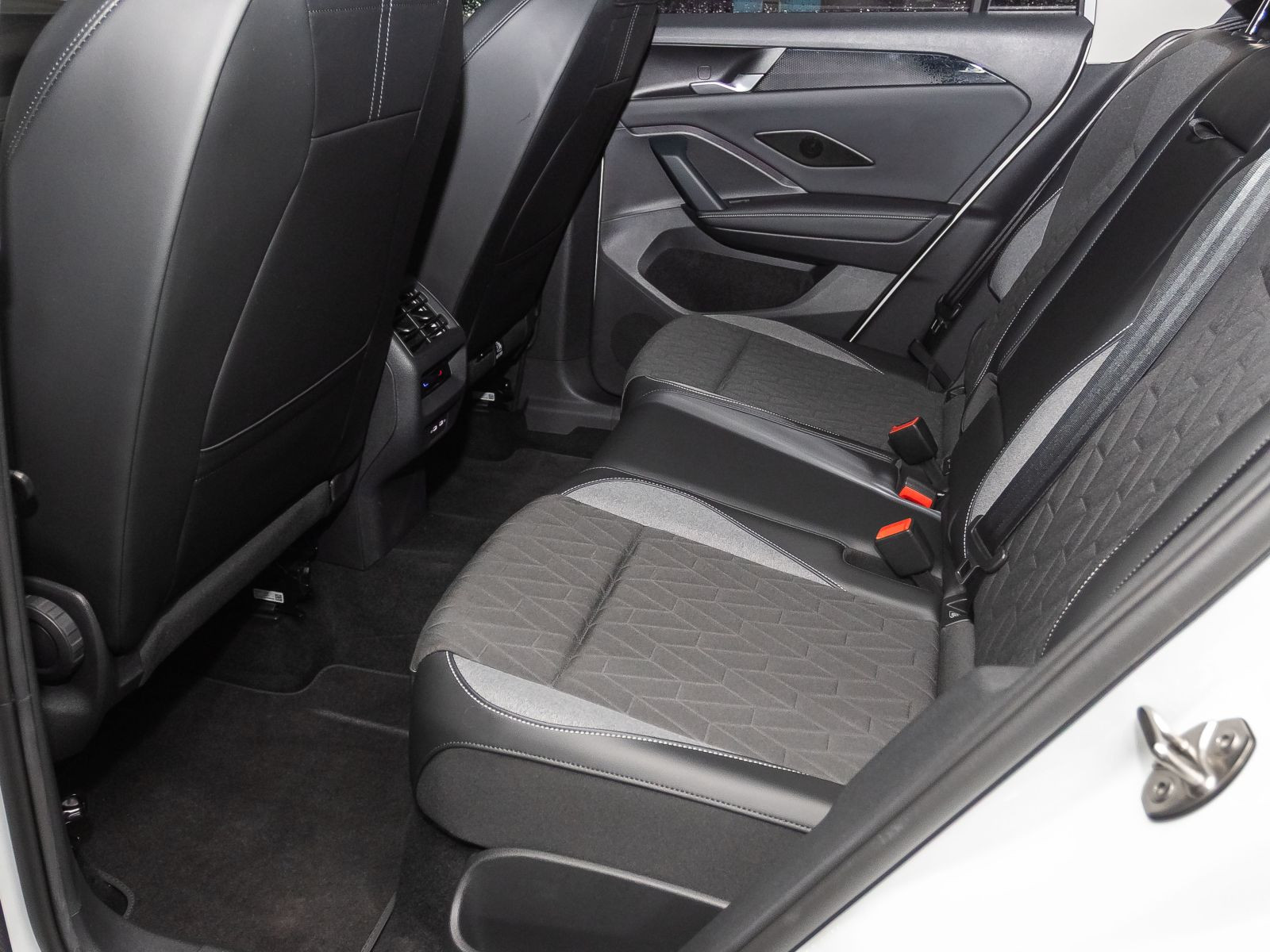 Volkswagen Tiguan 1.5 eTSI DSG Goal, Navi, LED-Plus, Area View inkl. Rückfahrkamera, App-Connect