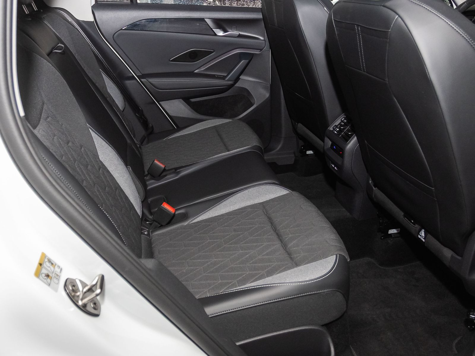 Volkswagen Tiguan 1.5 eTSI DSG Goal, Navi, LED-Plus, Area View inkl. Rückfahrkamera, App-Connect