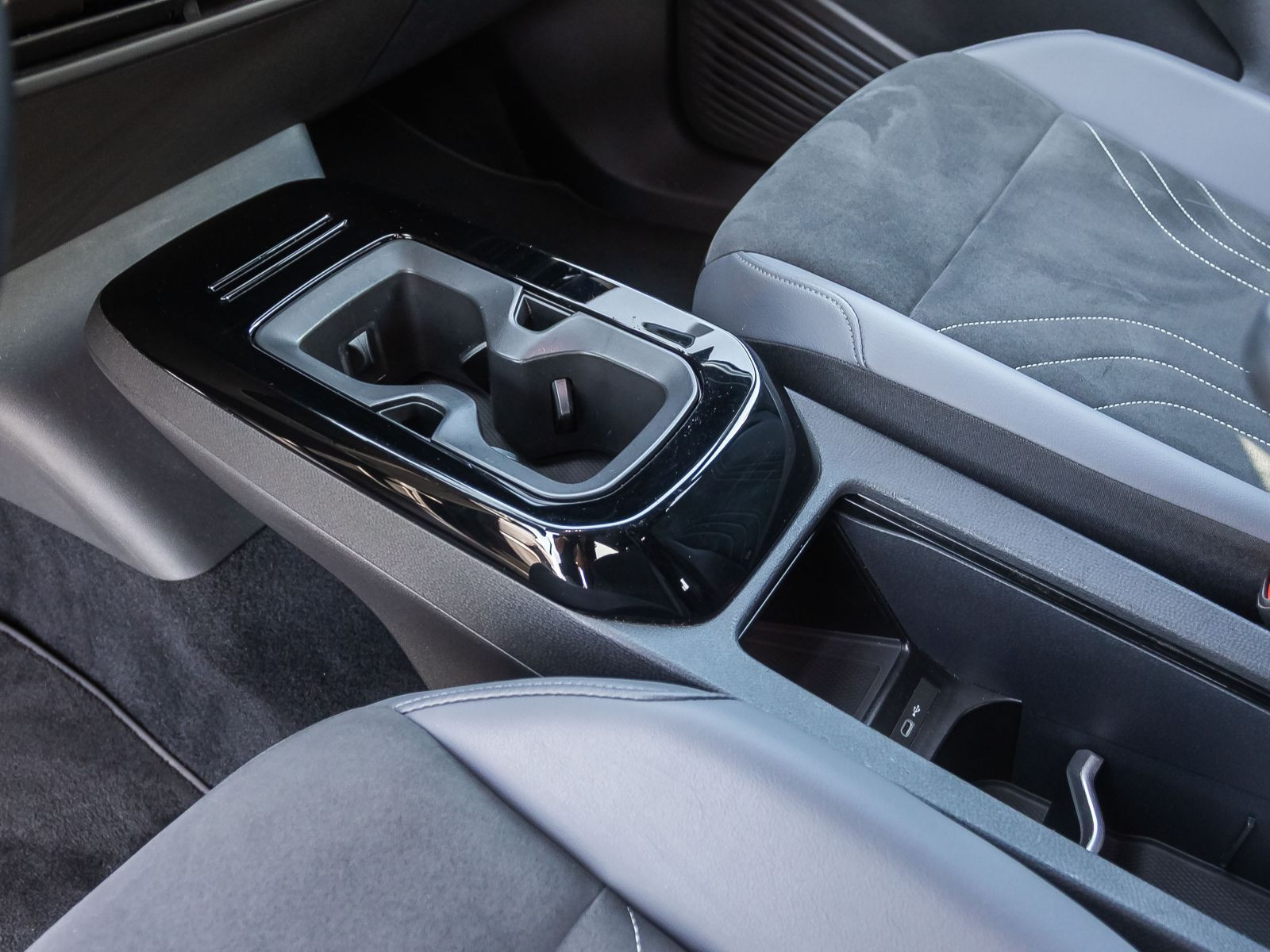 Volkswagen ID.5 Pro electric, LED-Matrix, Navi, AHK, Rückfahrkamera, App-Connect