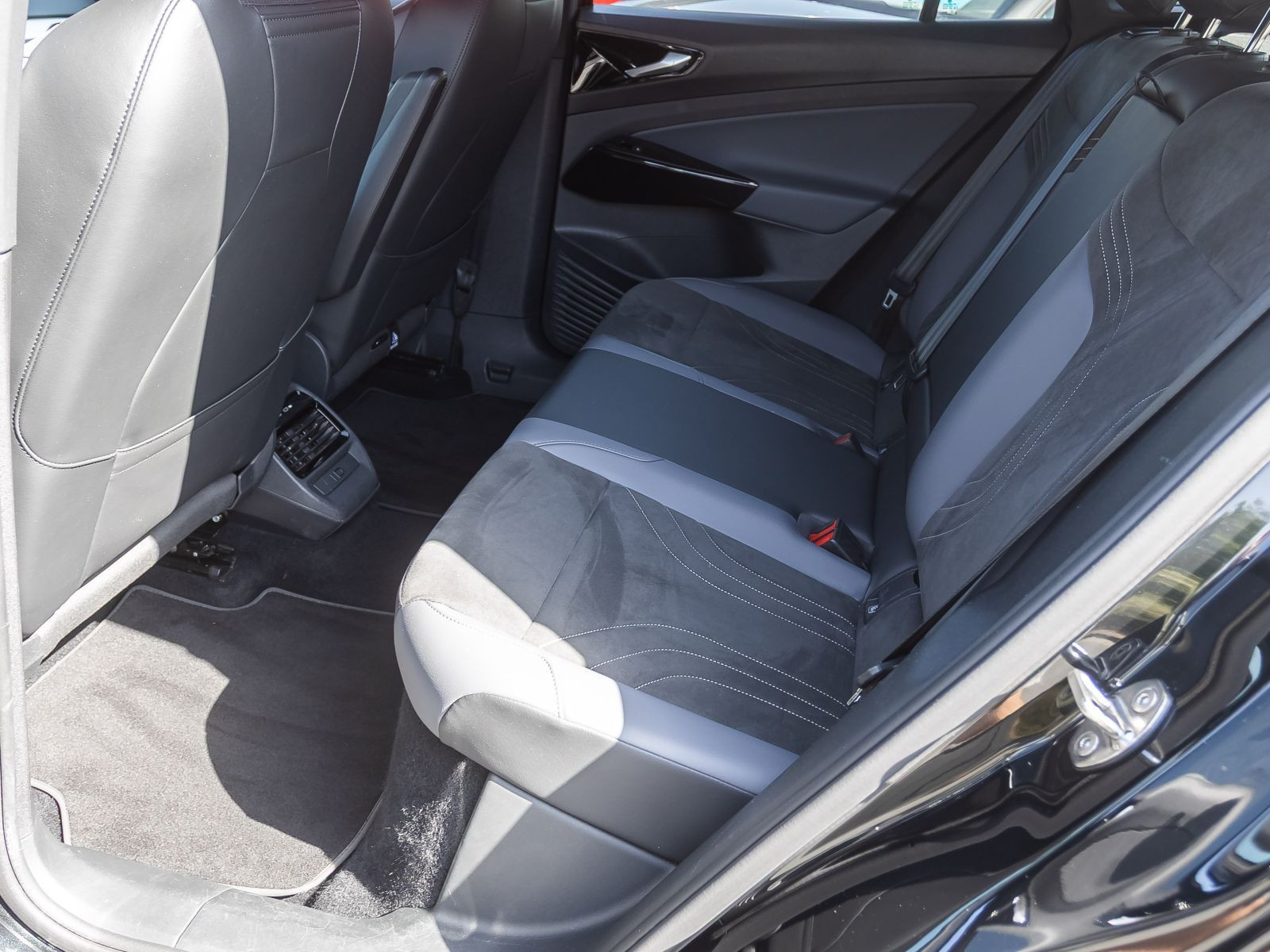 Volkswagen ID.5 Pro electric, LED-Matrix, Navi, AHK, Rückfahrkamera, App-Connect