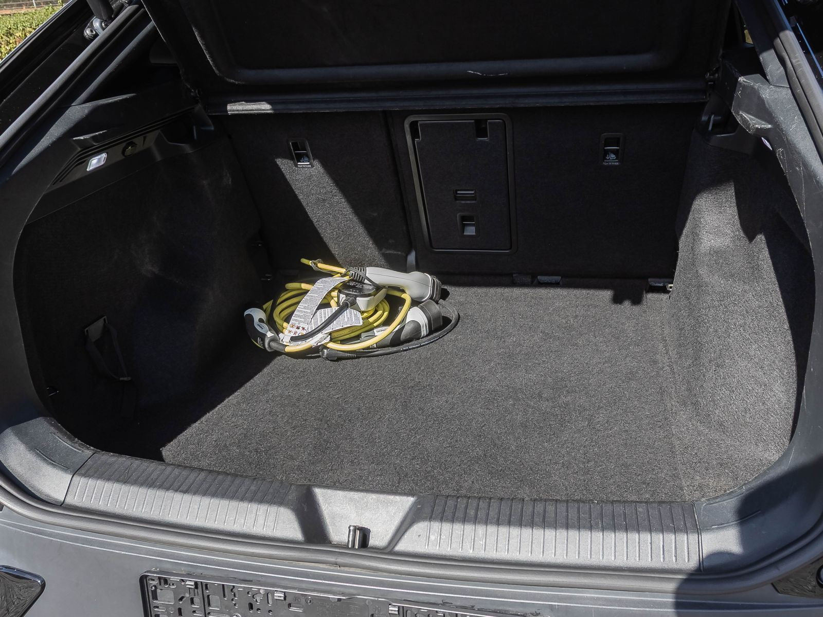 Volkswagen ID.5 Pro electric, LED-Matrix, Navi, AHK, Rückfahrkamera, App-Connect