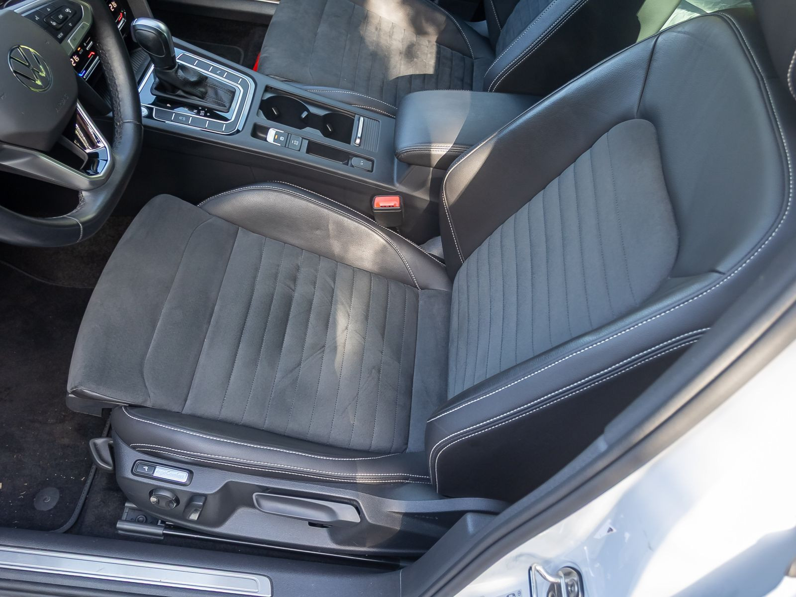 Volkswagen Passat Variant Elegance 2.0TDI DSG Navi Matrix ACC AHK
