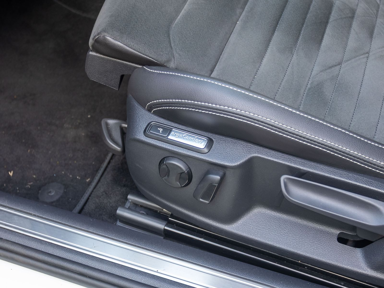 Volkswagen Passat Variant Elegance 2.0TDI DSG Navi Matrix ACC AHK