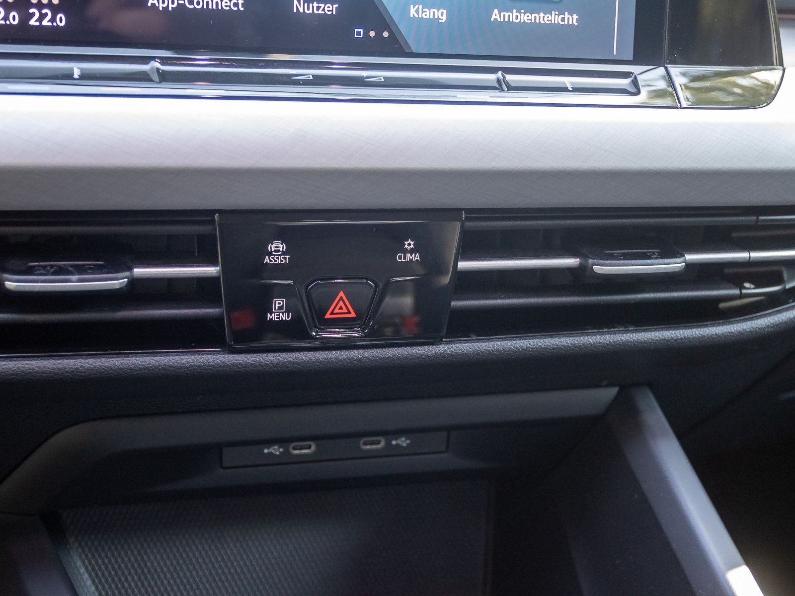 Volkswagen Golf VIII Variant Life 1.5 eTSI DSG Navi LED ACC EPH AHK
