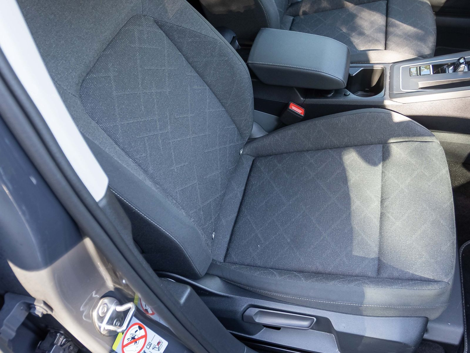 Volkswagen Golf VIII Variant Life 1.5 eTSI DSG Navi LED ACC EPH AHK