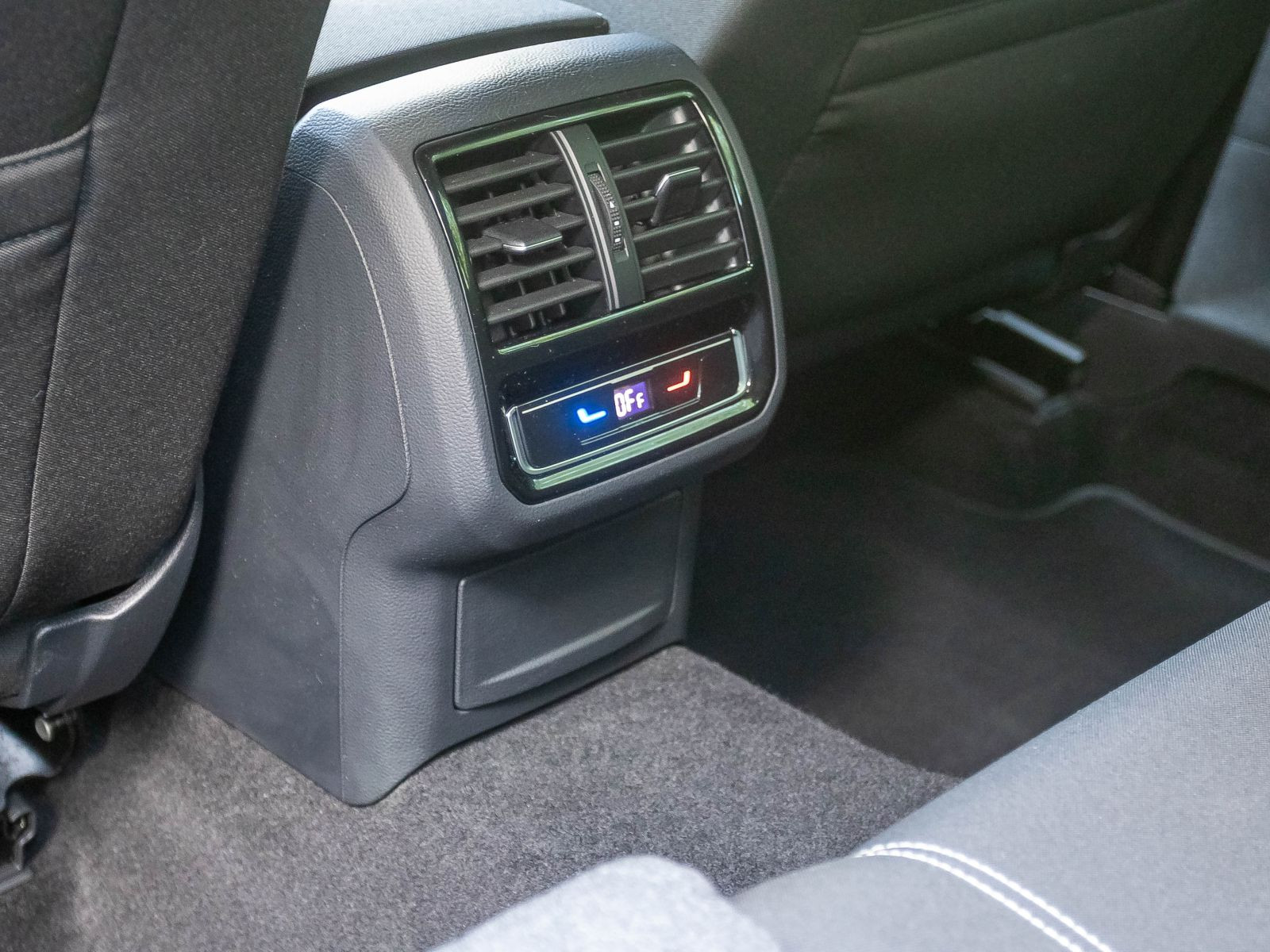 Volkswagen Passat Variant Business 2.0TDI DSG Navi LED HuD