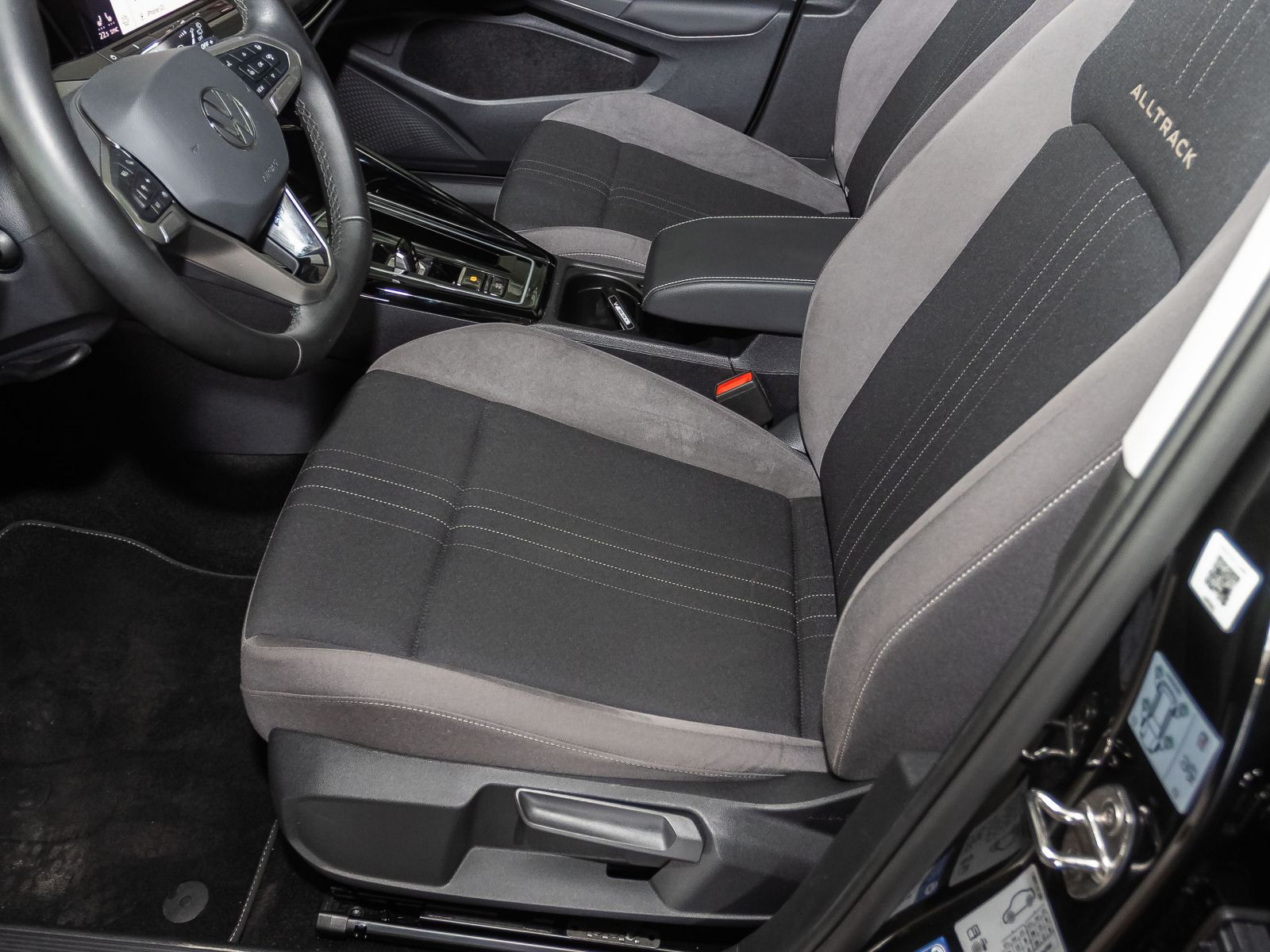 Volkswagen Golf VIII Variant Alltrack 2.0 TDI DSG, Navi, LED-Matrix, Rückfahrkamera, App-Connect