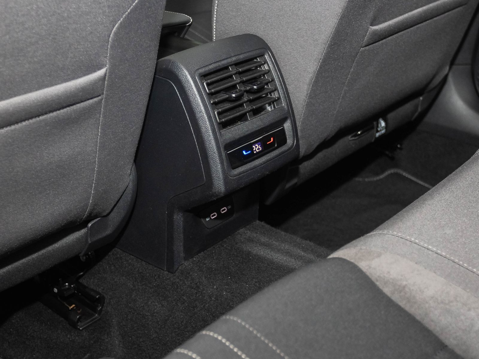 Volkswagen Golf VIII Variant Alltrack 2.0 TDI DSG, Navi, LED-Matrix, Rückfahrkamera, App-Connect